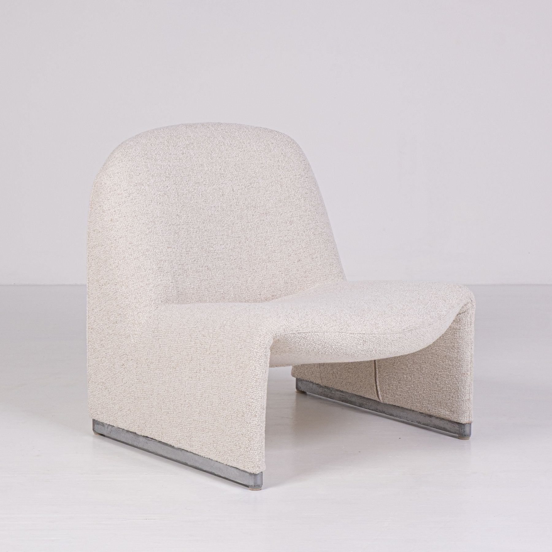 Alky armchair in white fabric by Giancarlo Piretti (1970s)