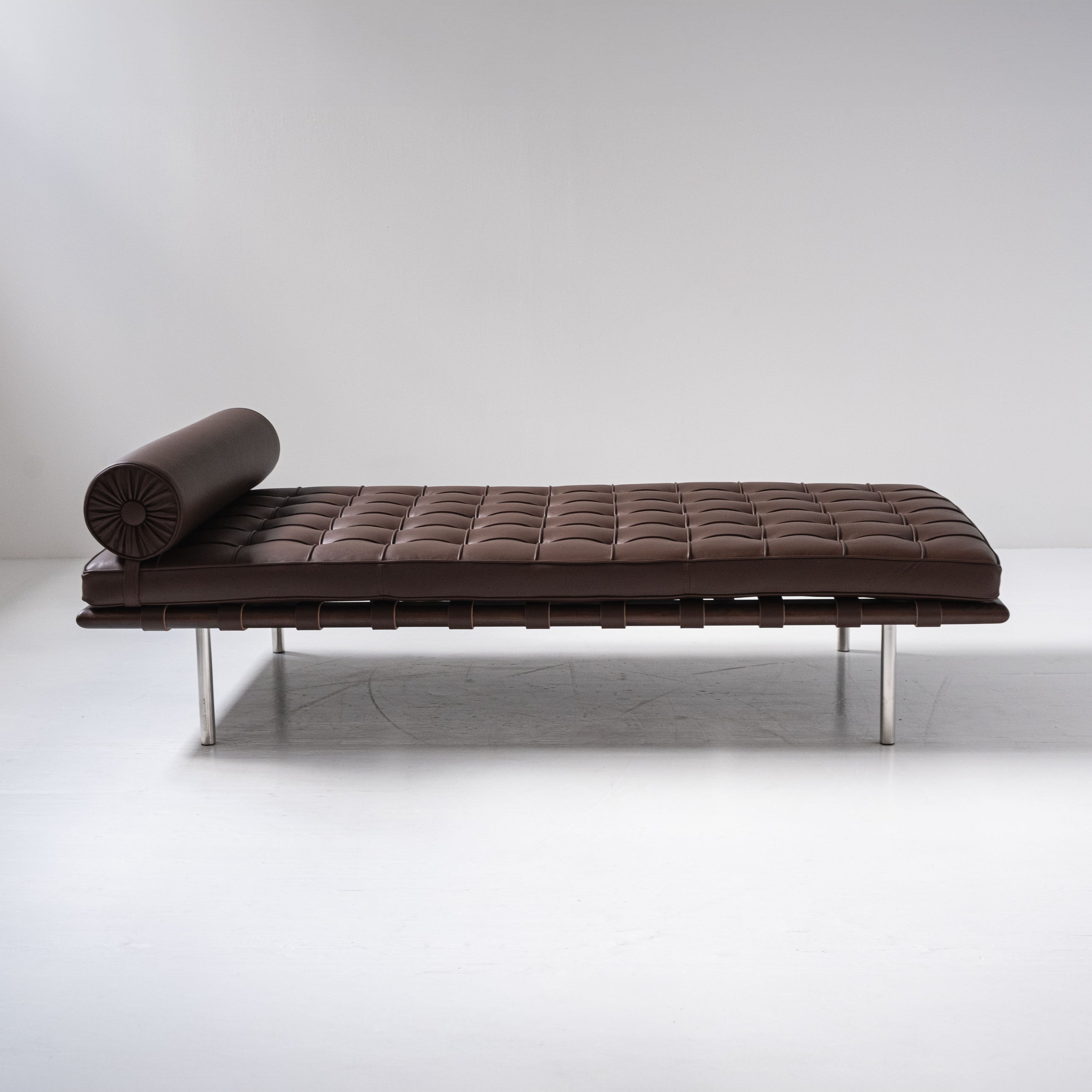 Knoll - Ludwig Mies van der Rohe - Daybed - Barcelona day bed - Acciaio, Pelle, Legno - Nuovo