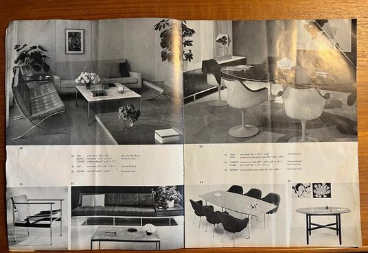 Set di 2 Poltroncine Tulip Girevoli con Braccioli – Design Eero Saarinen per Knoll International