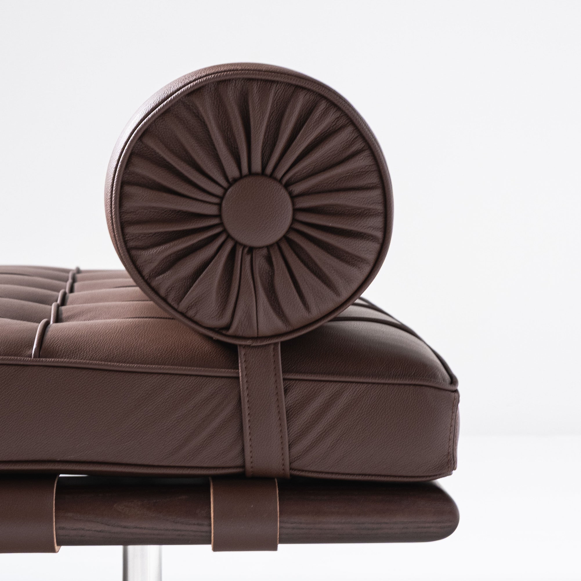 Knoll - Ludwig Mies van der Rohe - Daybed - Barcelona day bed - Acciaio, Pelle, Legno - Nuovo