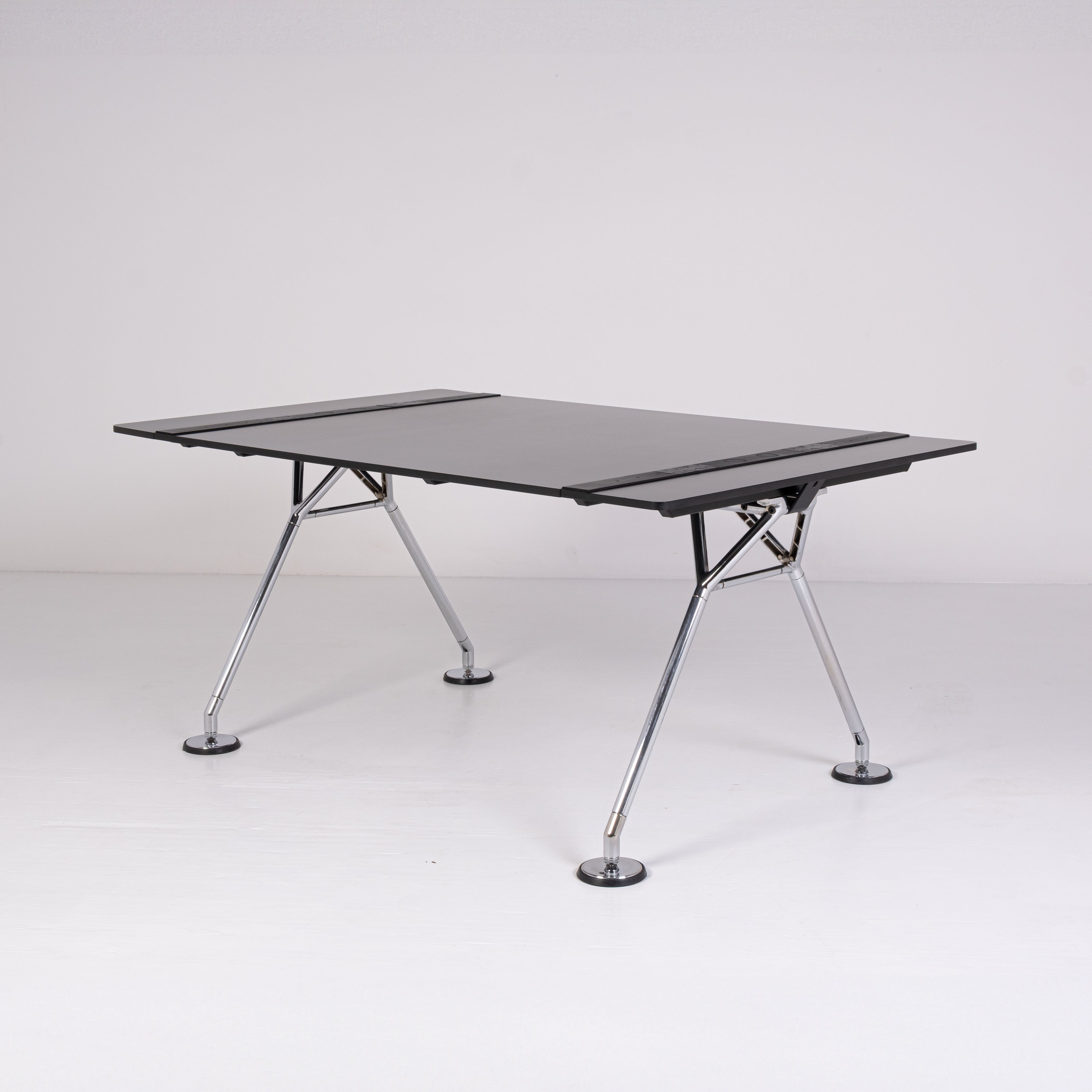 Tecno - Norman Foster - Nomos Desk - Laminate