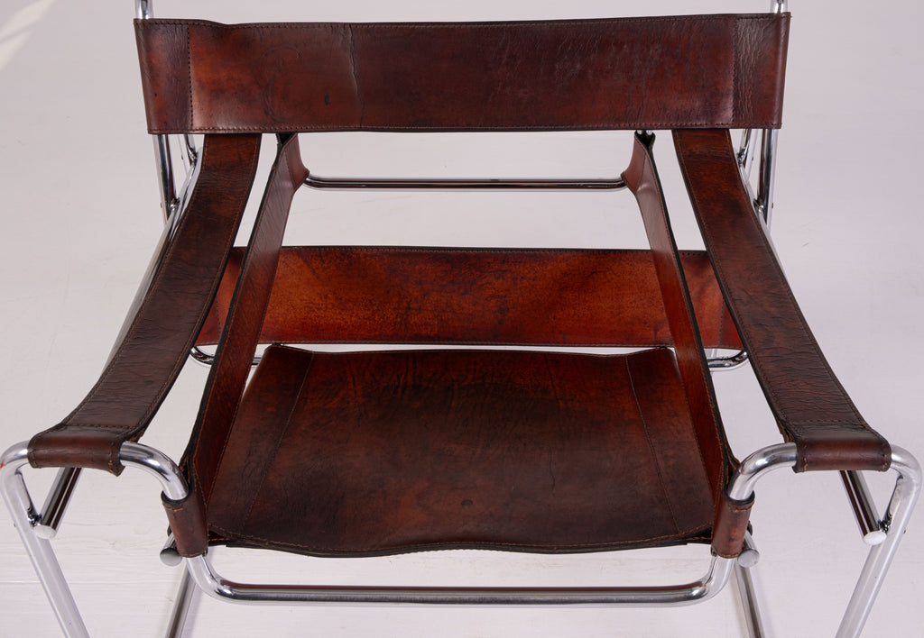Poltrona - Acciaio, Pelle - Icona di Carattere: Sedia 'Wassily' B3 di Marcel Breuer per Gavina – Edizione in Cuoio Cognac