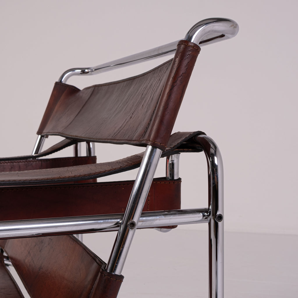 Poltrona - Acciaio, Pelle - Icona di Carattere: Sedia 'Wassily' B3 di Marcel Breuer per Gavina – Edizione in Cuoio Cognac