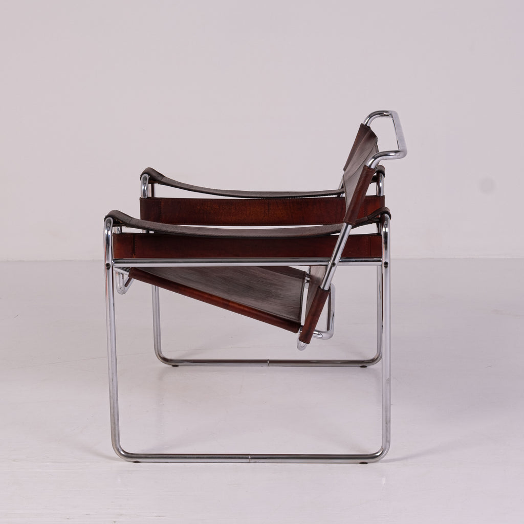 Poltrona - Acciaio, Pelle - Icona di Carattere: Sedia 'Wassily' B3 di Marcel Breuer per Gavina – Edizione in Cuoio Cognac