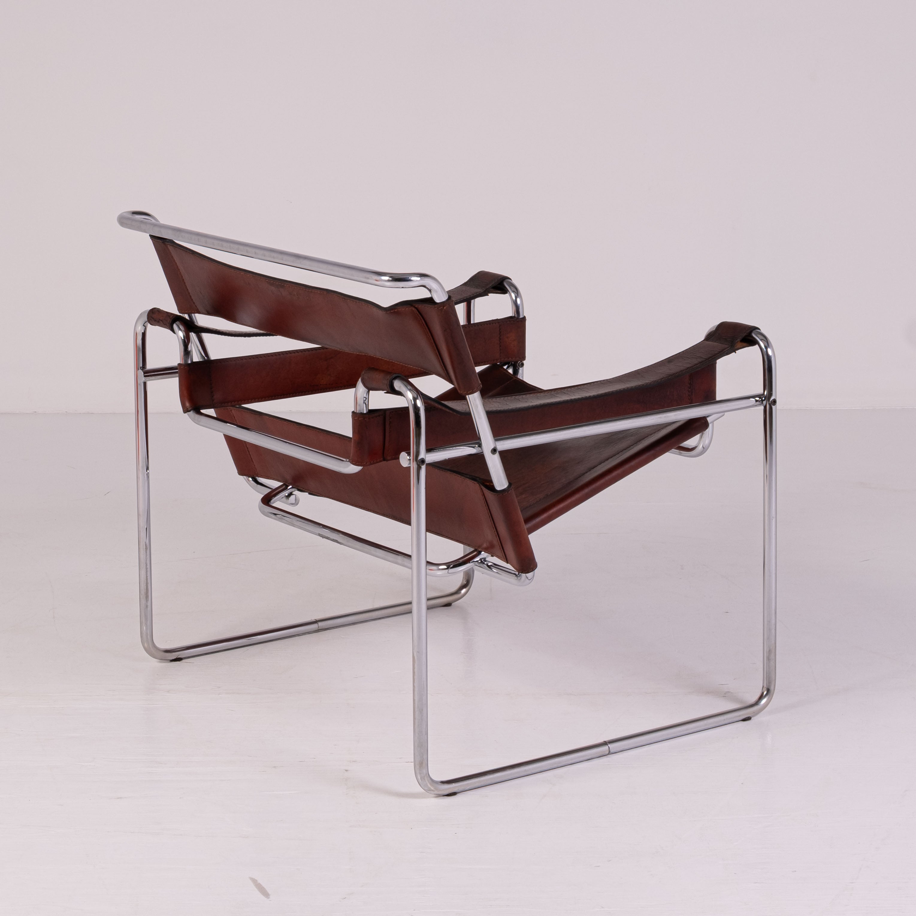 Poltrona - Acciaio, Pelle - Icona di Carattere: Sedia 'Wassily' B3 di Marcel Breuer per Gavina – Edizione in Cuoio Cognac