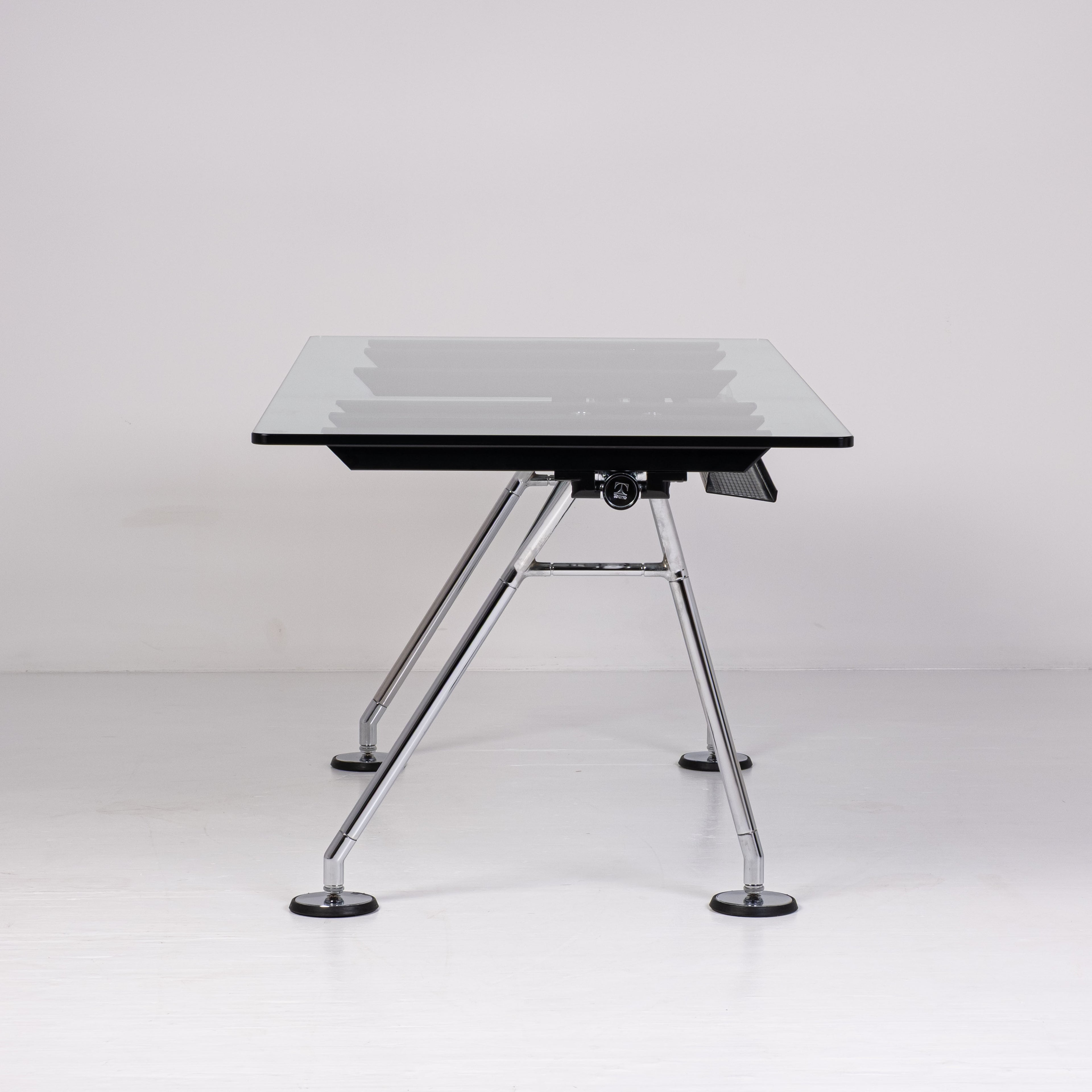 Bureau Nomos de Norman Foster pour Tecno