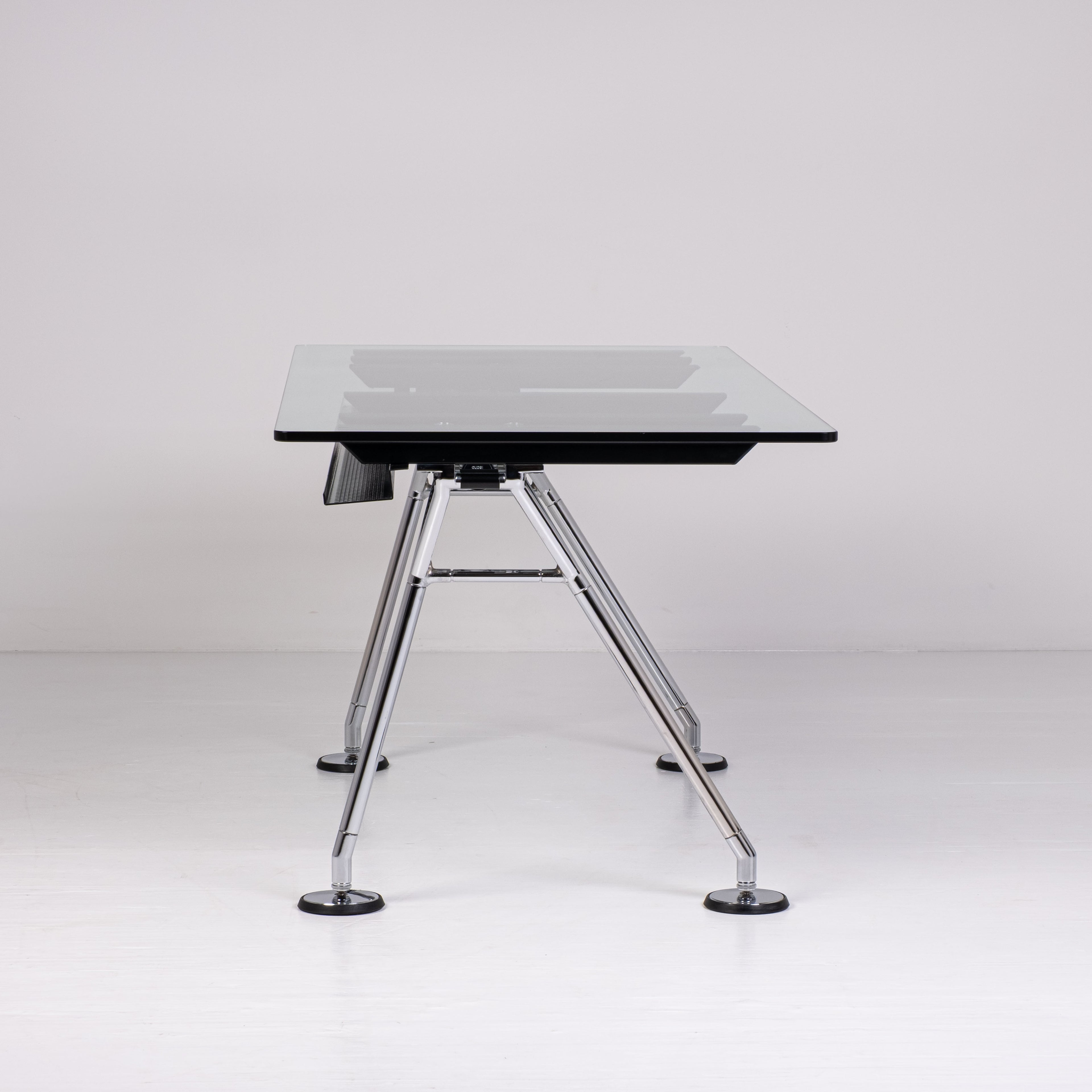 Bureau Nomos de Norman Foster pour Tecno