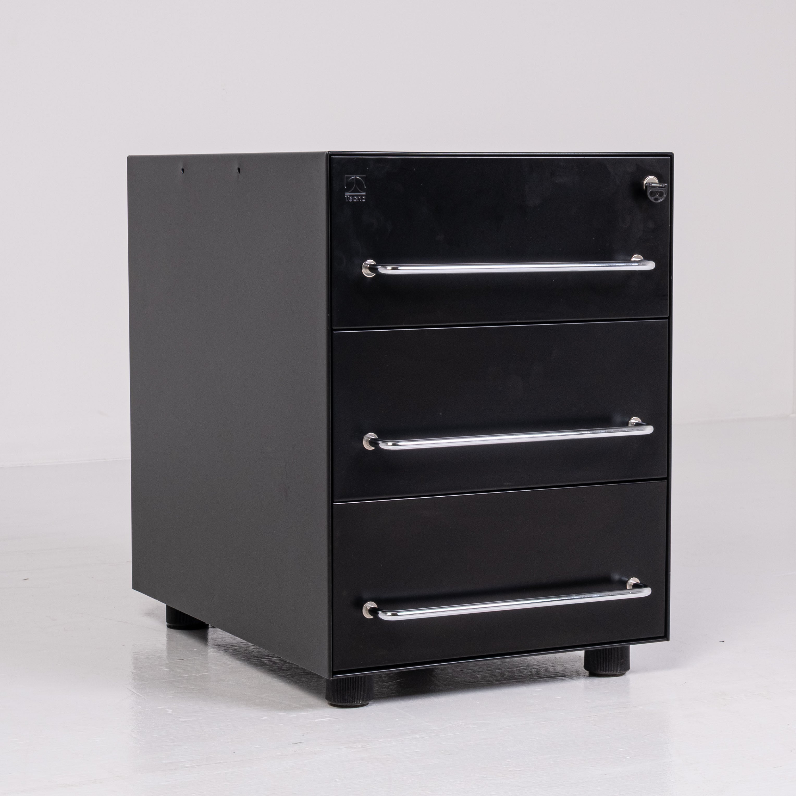 Bureau Nomos de Norman Foster pour Tecno