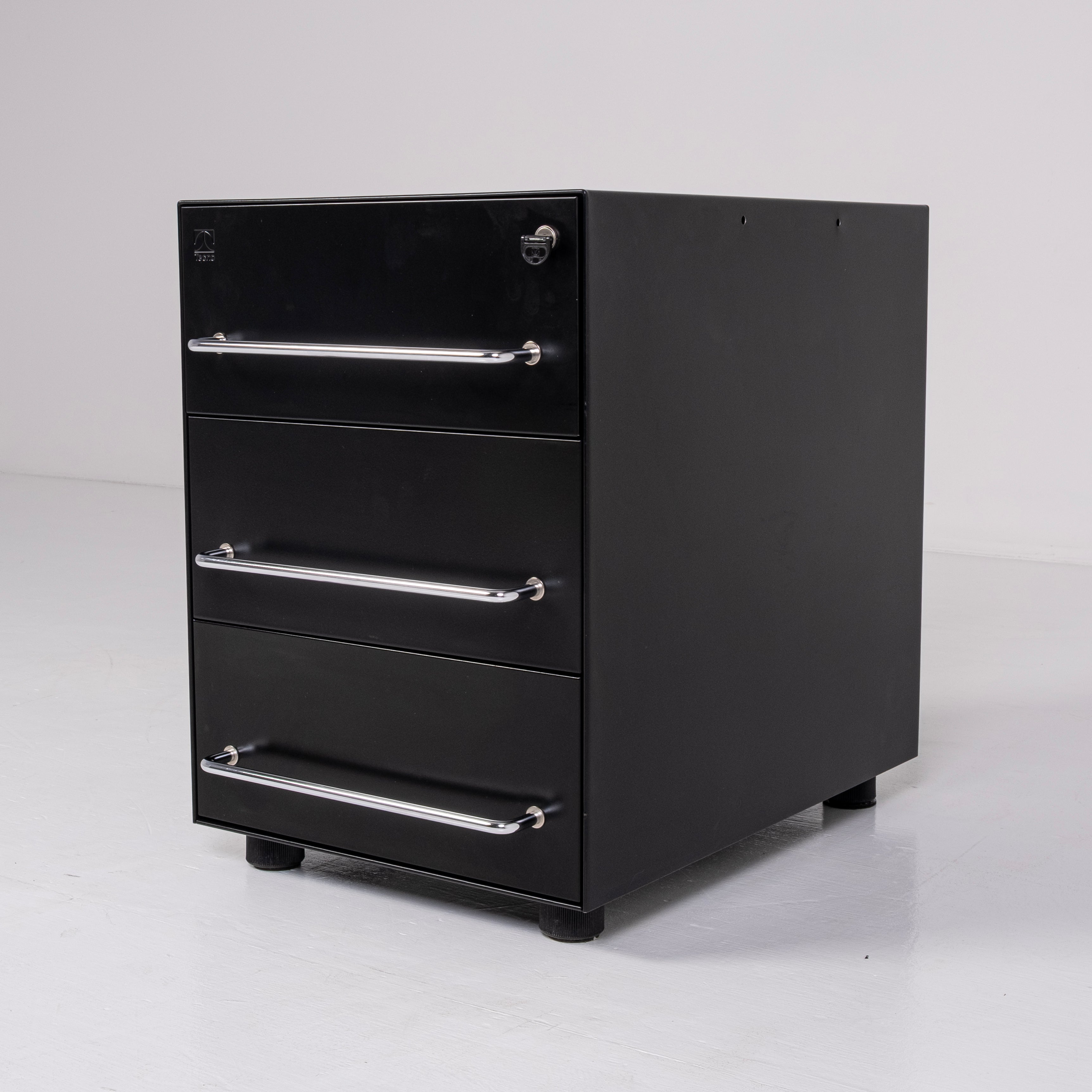 Bureau Nomos de Norman Foster pour Tecno