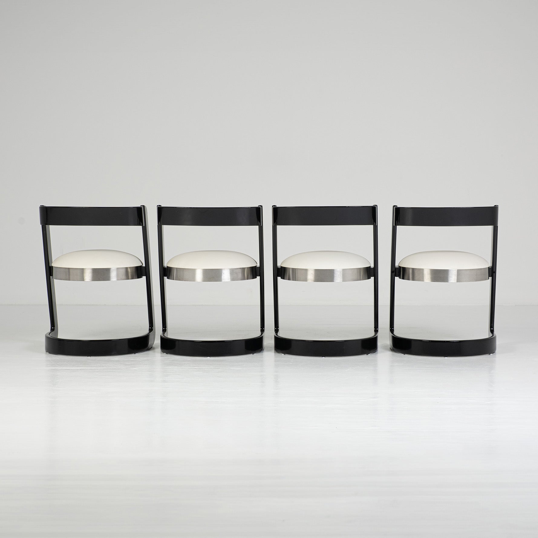 Set di sedie a slitta – design Willy Rizzo