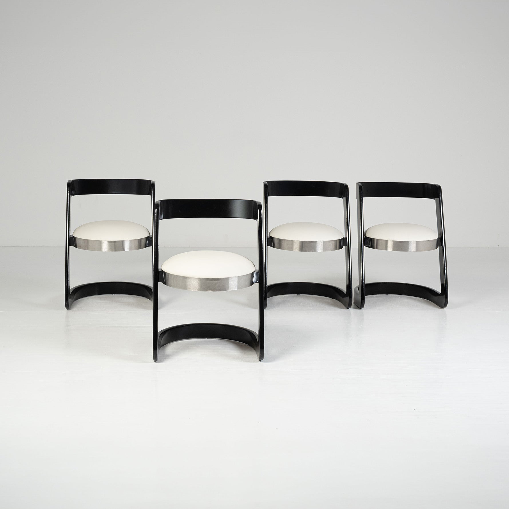 Set di sedie a slitta – design Willy Rizzo
