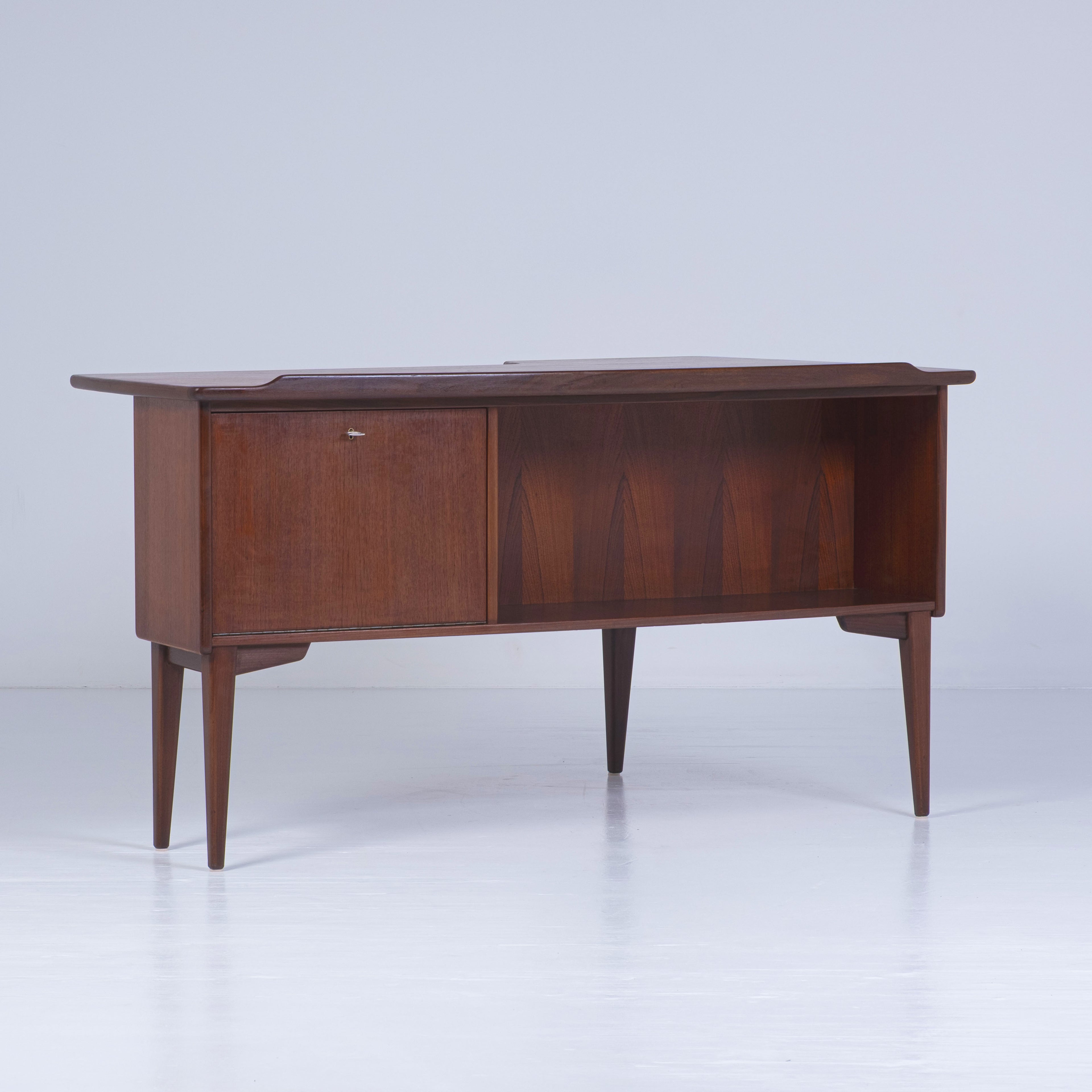 Boomerang A10 Desk – 1960s Scandinavian Design, Teak