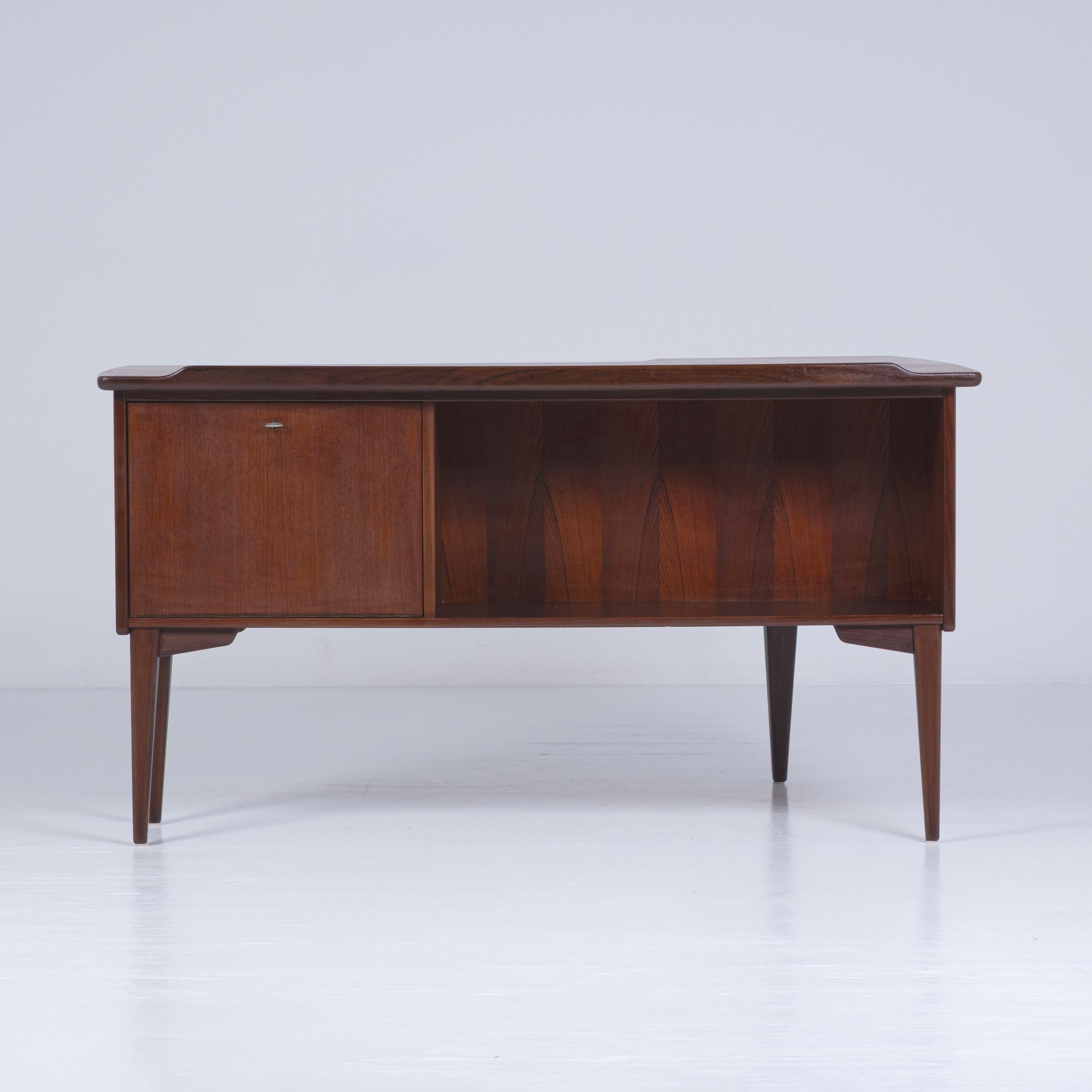 Boomerang A10 Desk – 1960s Scandinavian Design, Teak