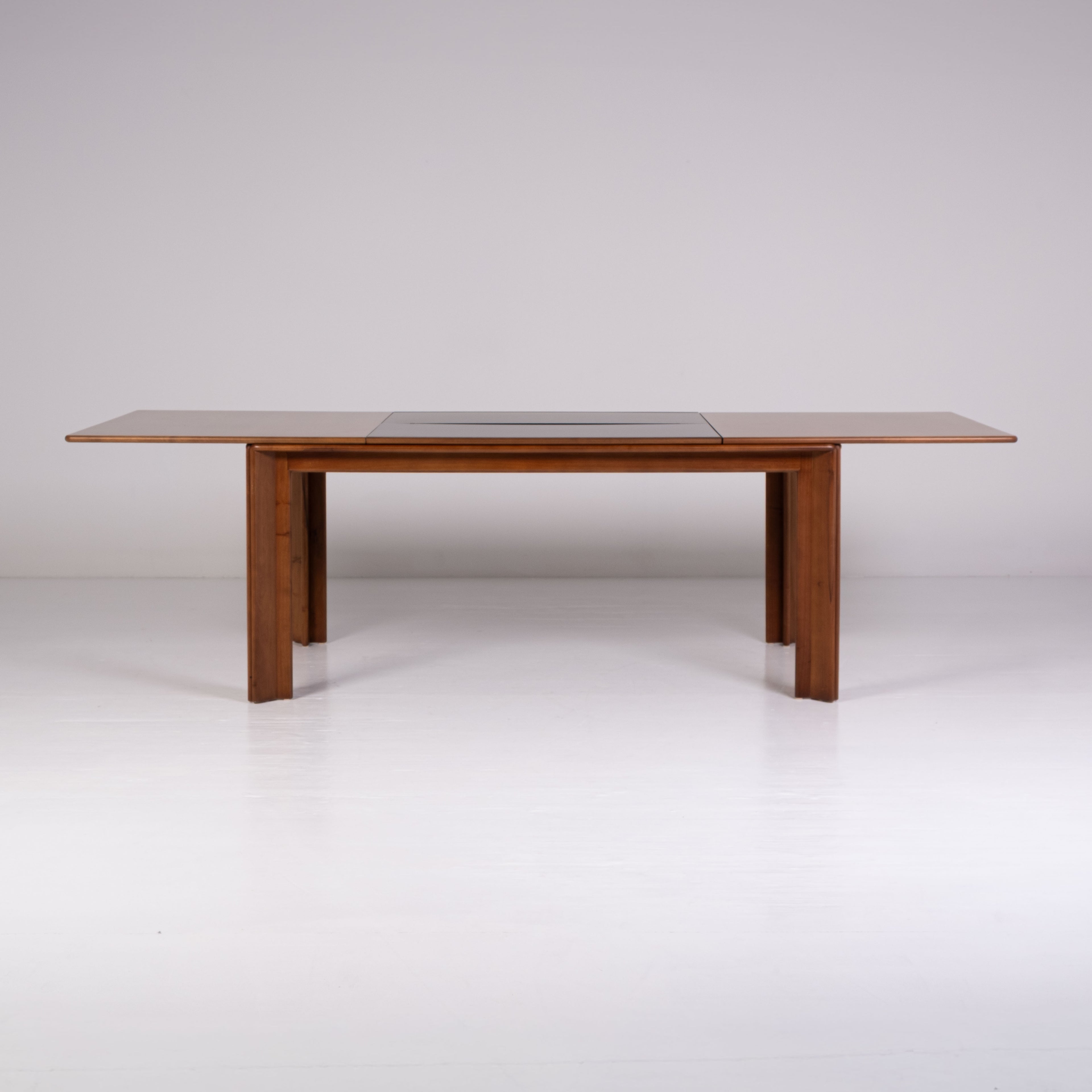 Tavolo Mou di Afra e Tobia Scarpa per Molteni