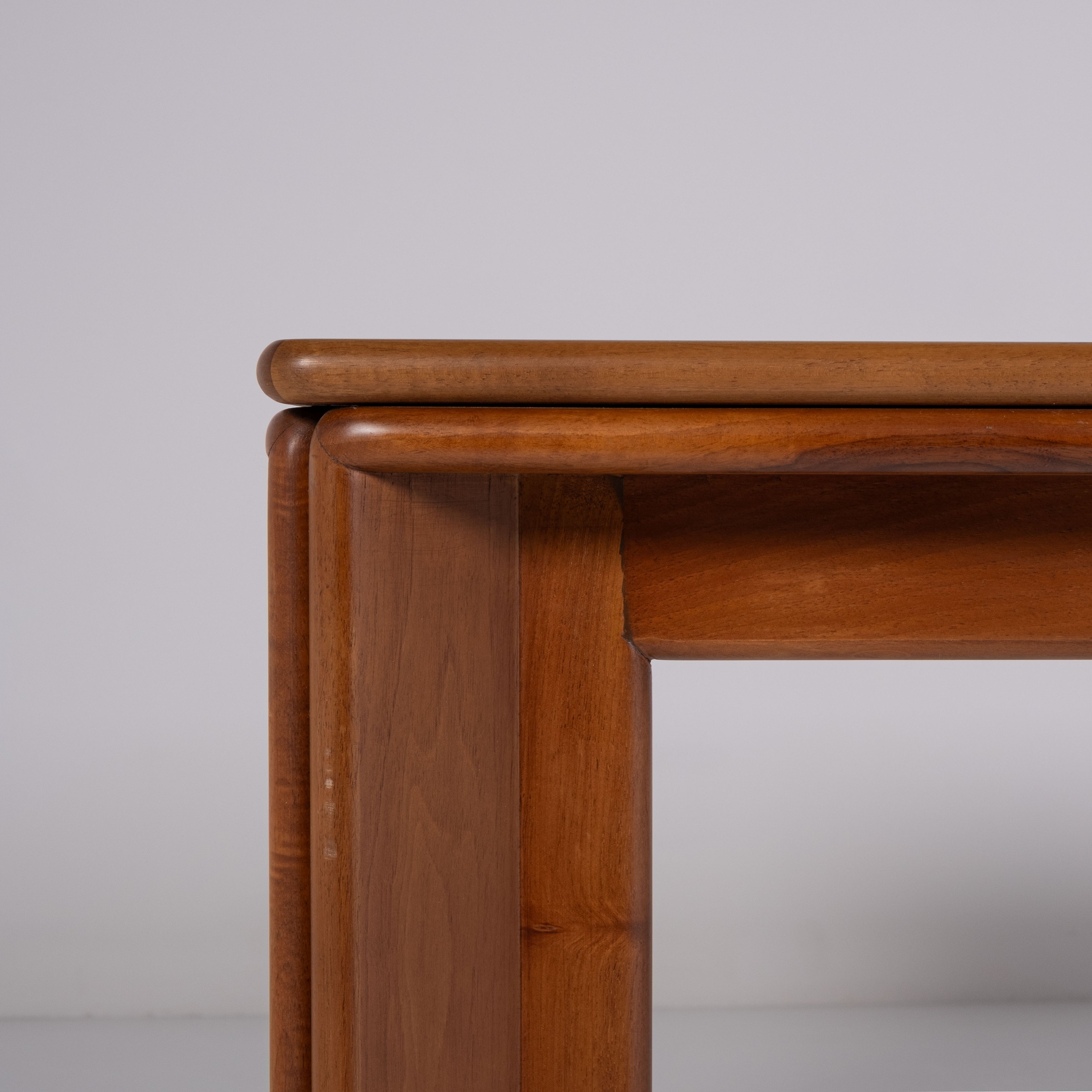 Mou table by Afra and Tobia Scarpa for Molteni
