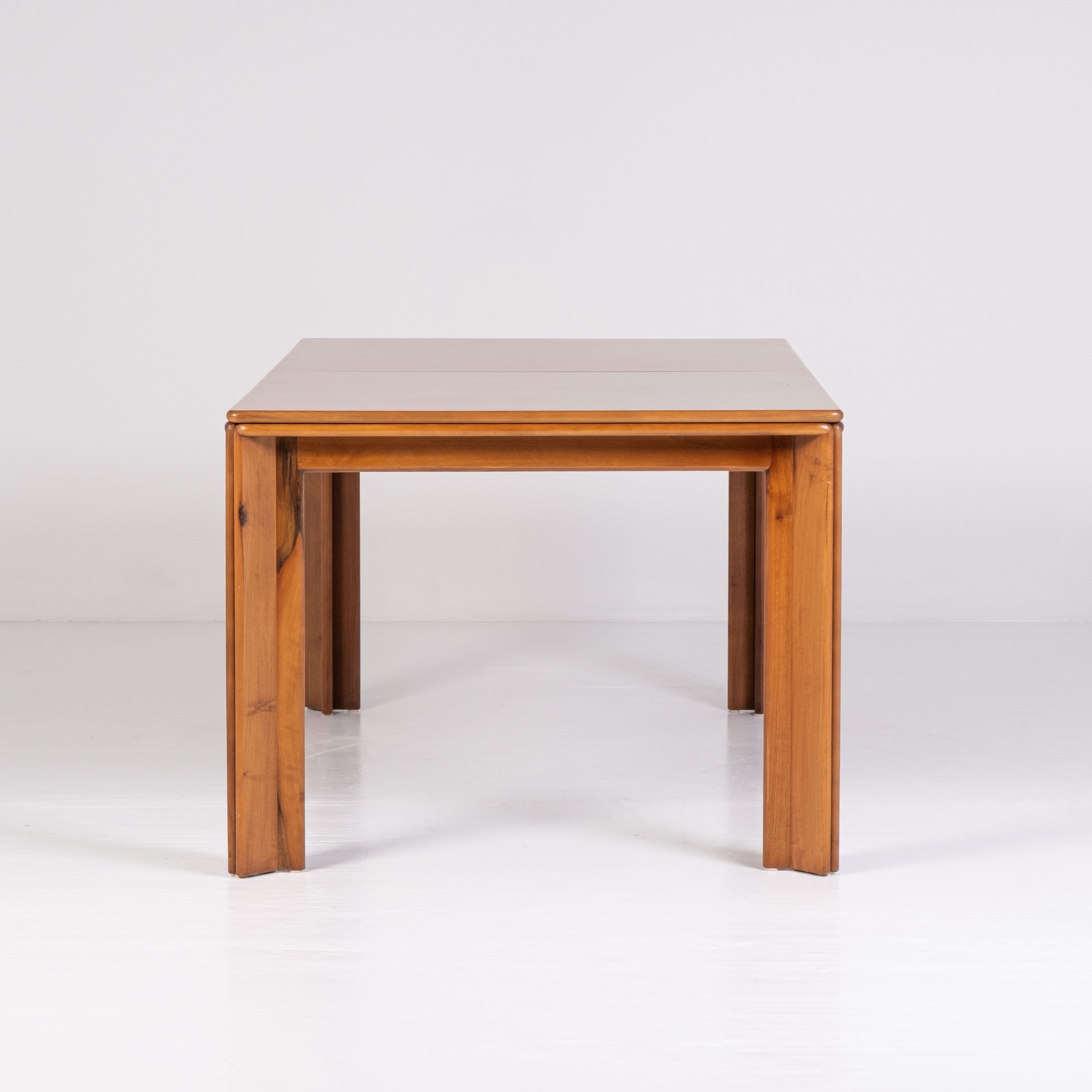 Mou table by Afra and Tobia Scarpa for Molteni