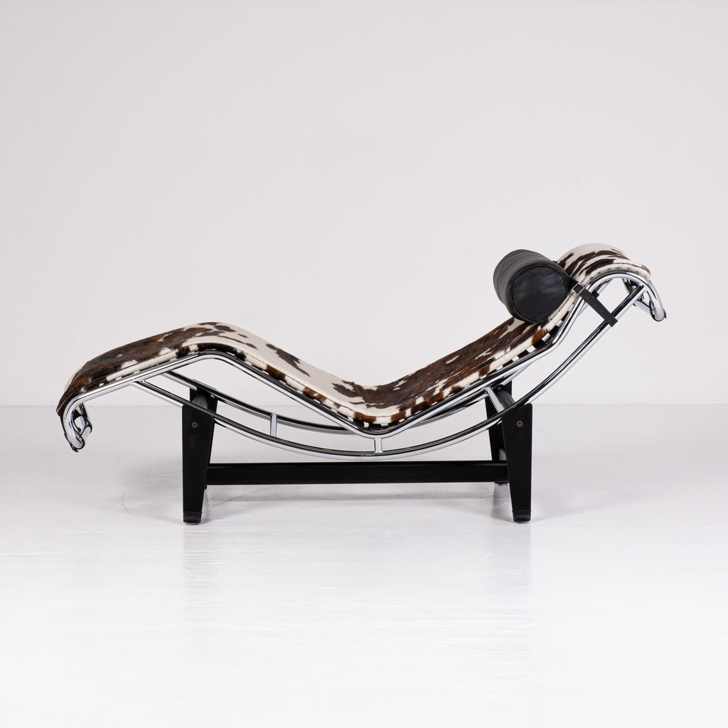 Chaise Longue LC4 di Le Corbusier, Pierre Jeanneret e Charlotte Perriand per Alivar