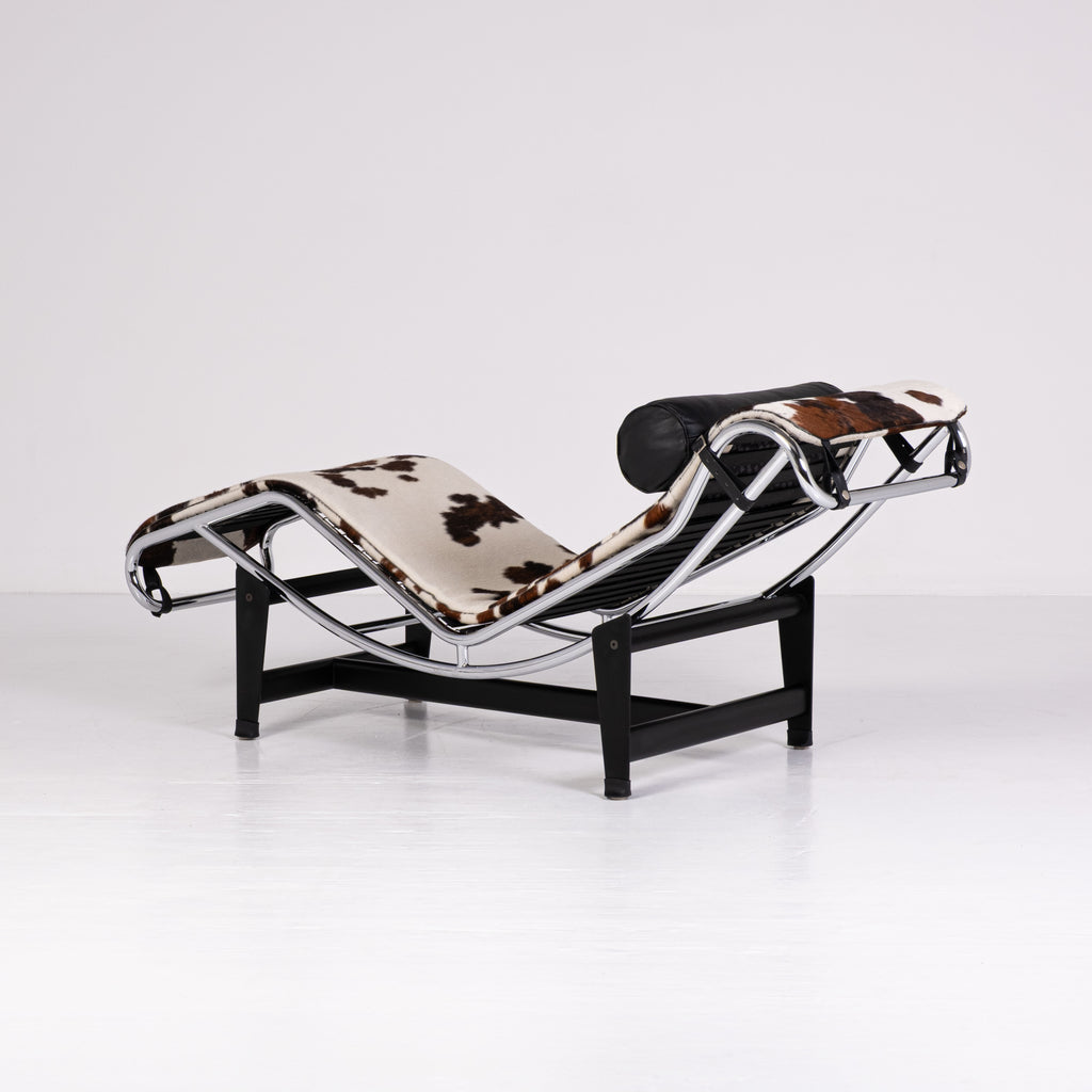 Chaise Longue LC4 di Le Corbusier, Pierre Jeanneret e Charlotte Perriand per Alivar