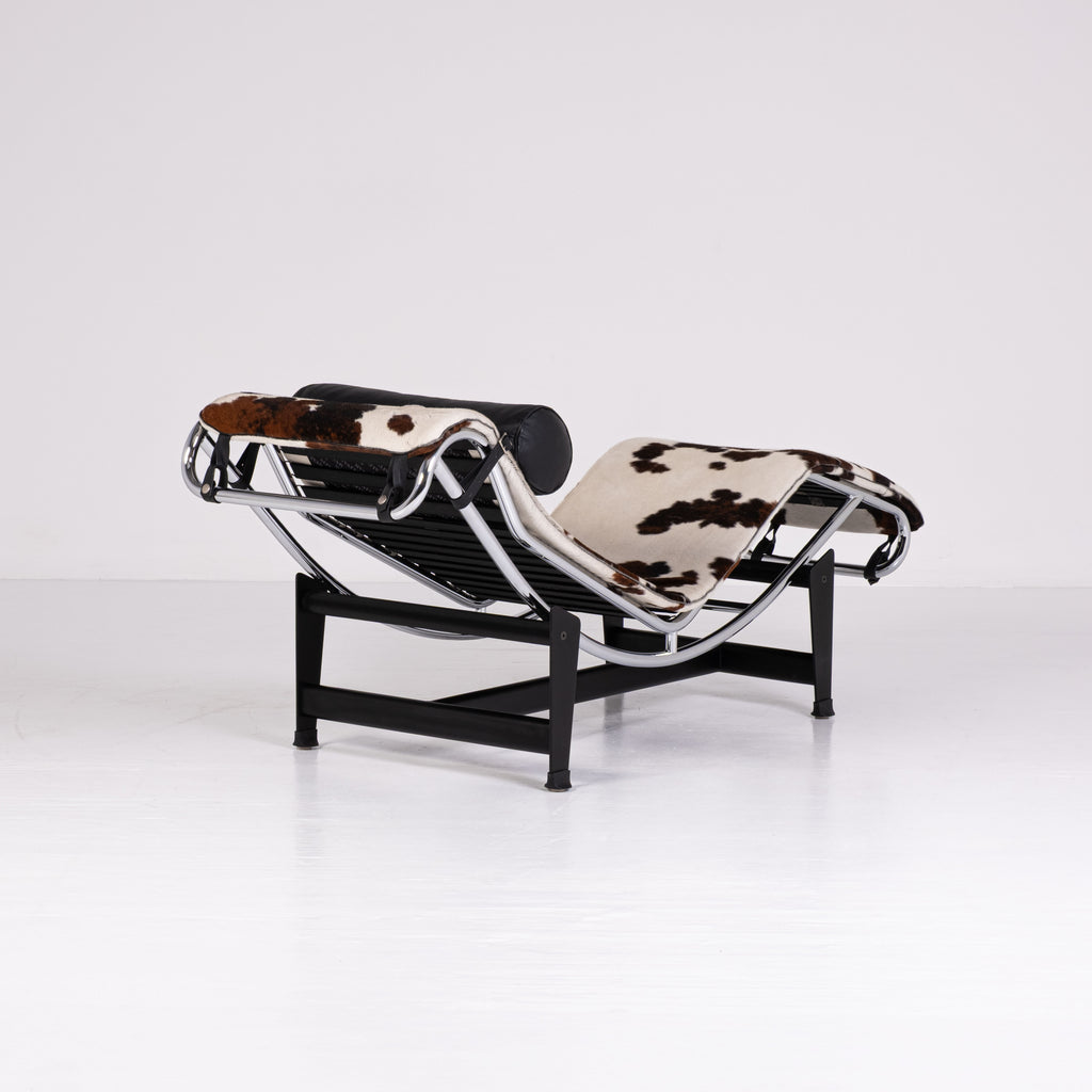 Chaise Longue LC4 di Le Corbusier, Pierre Jeanneret e Charlotte Perriand per Alivar