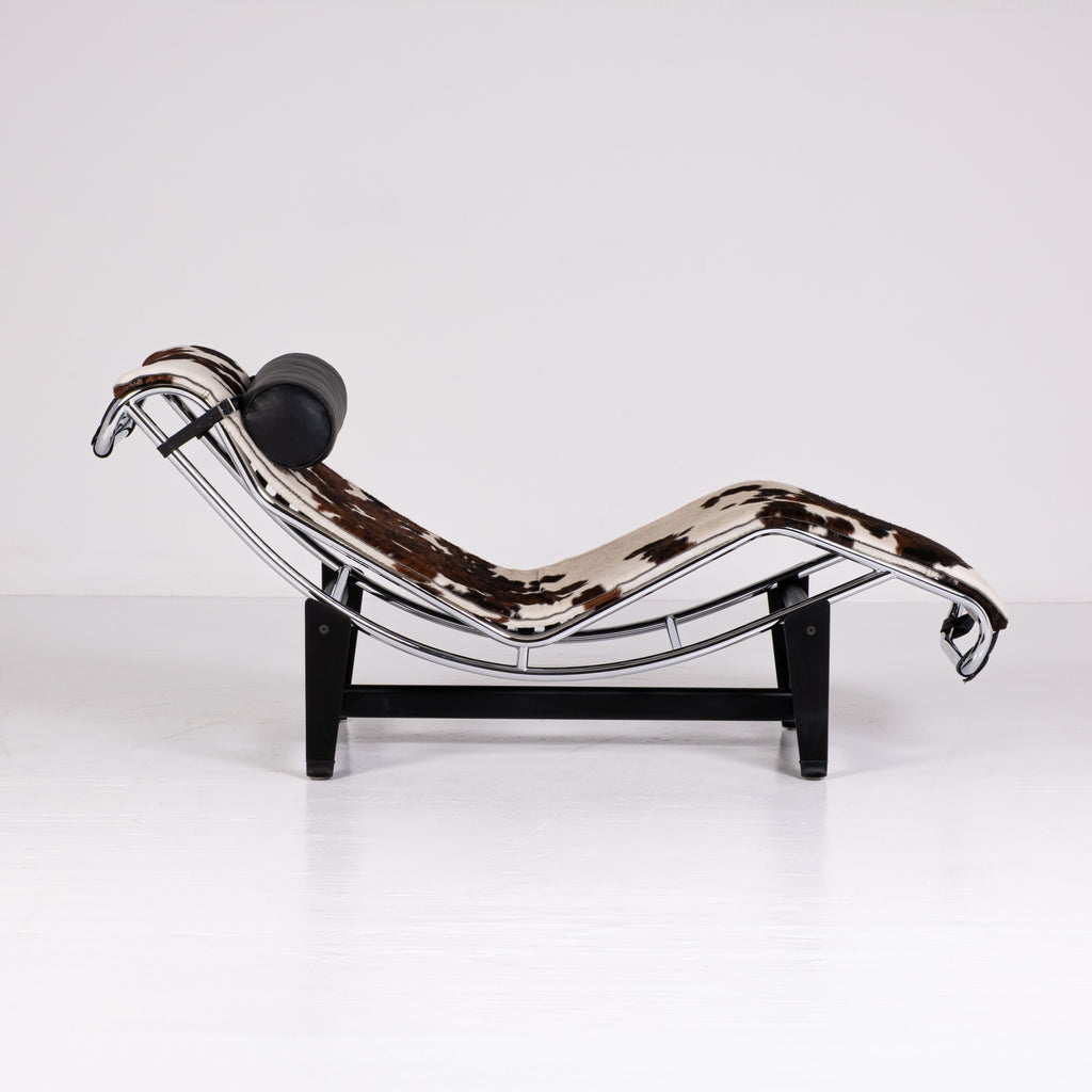 Chaise Longue LC4 di Le Corbusier, Pierre Jeanneret e Charlotte Perriand per Alivar