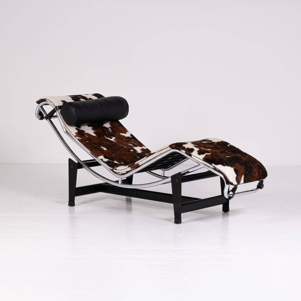 Chaise Longue LC4 di Le Corbusier, Pierre Jeanneret e Charlotte Perriand per Alivar