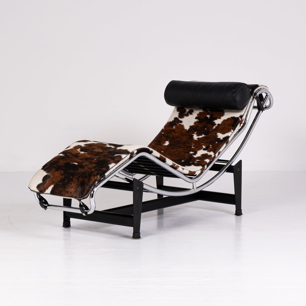 Chaise Longue LC4 di Le Corbusier, Pierre Jeanneret e Charlotte Perriand per Alivar