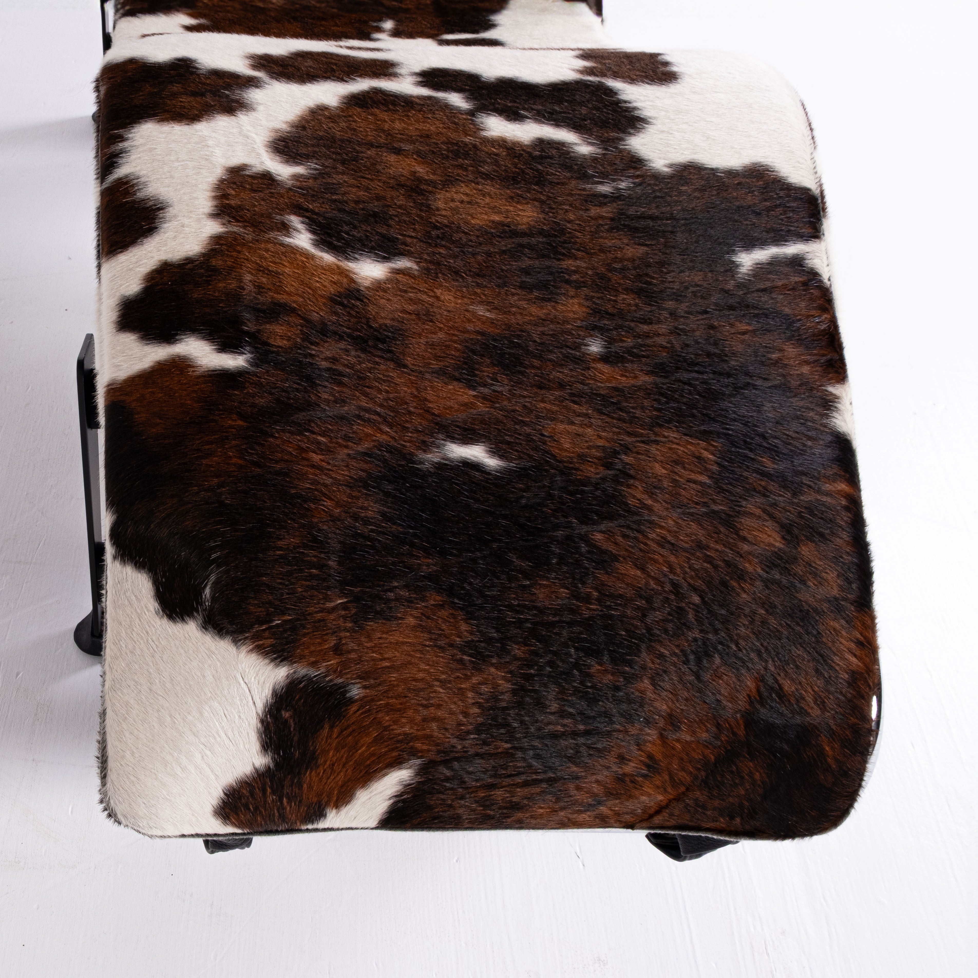 Chaise Longue LC4 di Le Corbusier, Pierre Jeanneret e Charlotte Perriand per Alivar