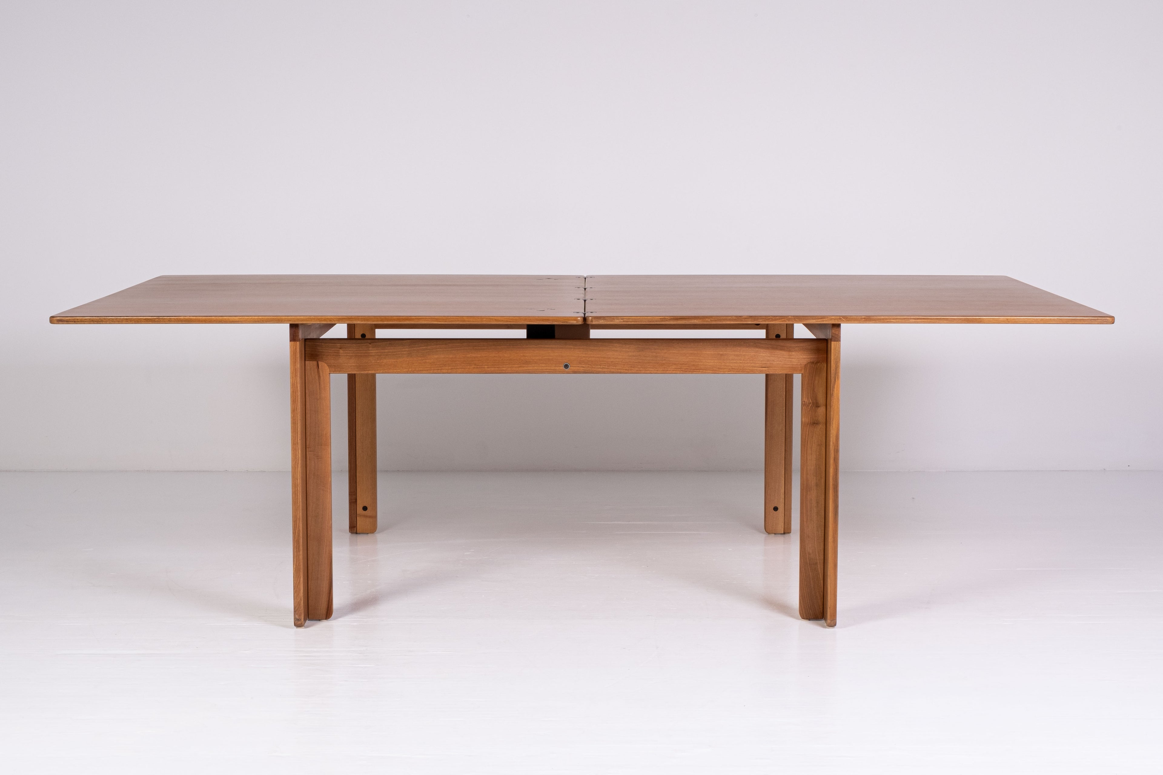 Tavolo 778 di Afra e Tobia Scarpa per Cassina