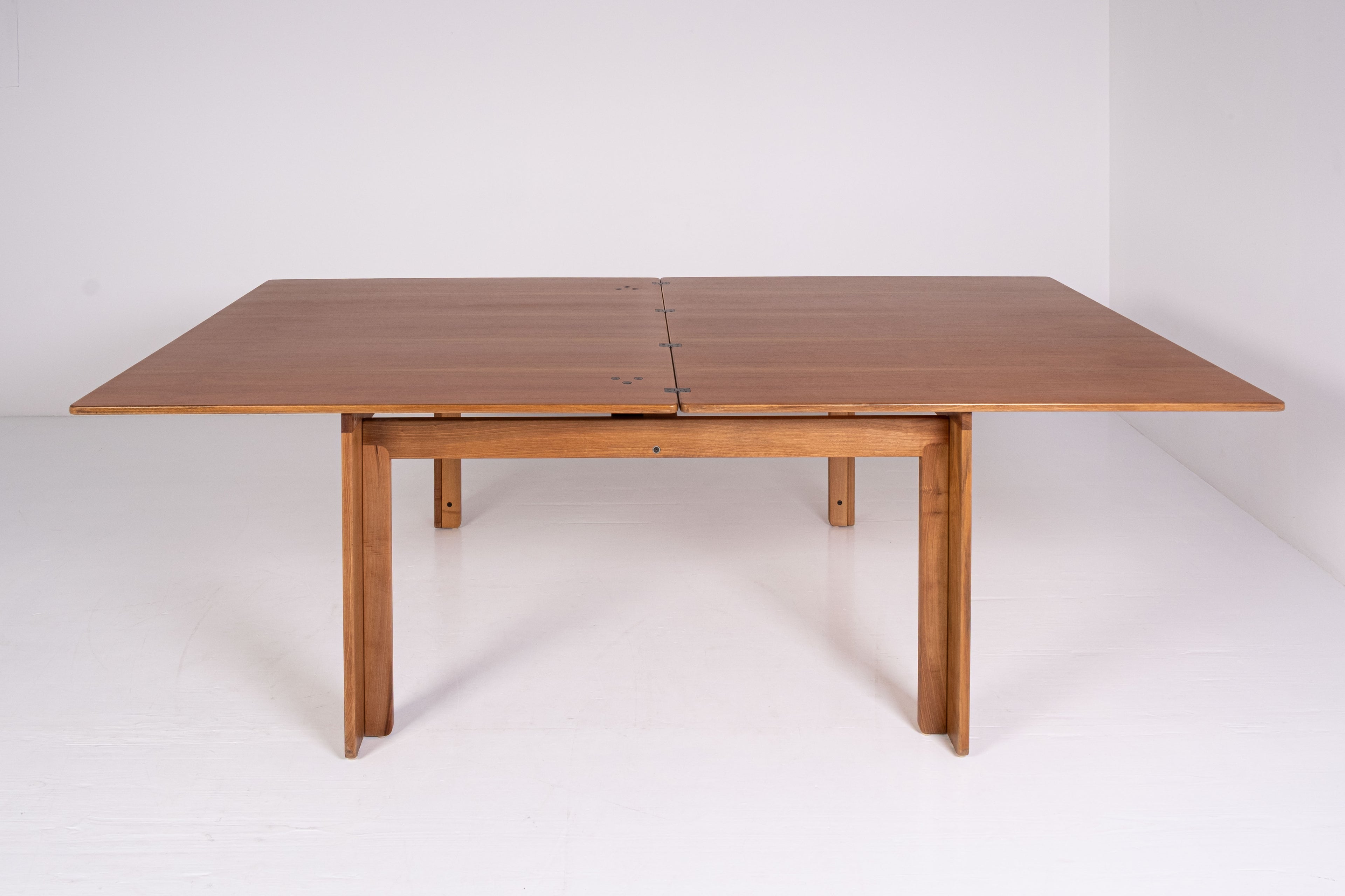 Tavolo 778 di Afra e Tobia Scarpa per Cassina