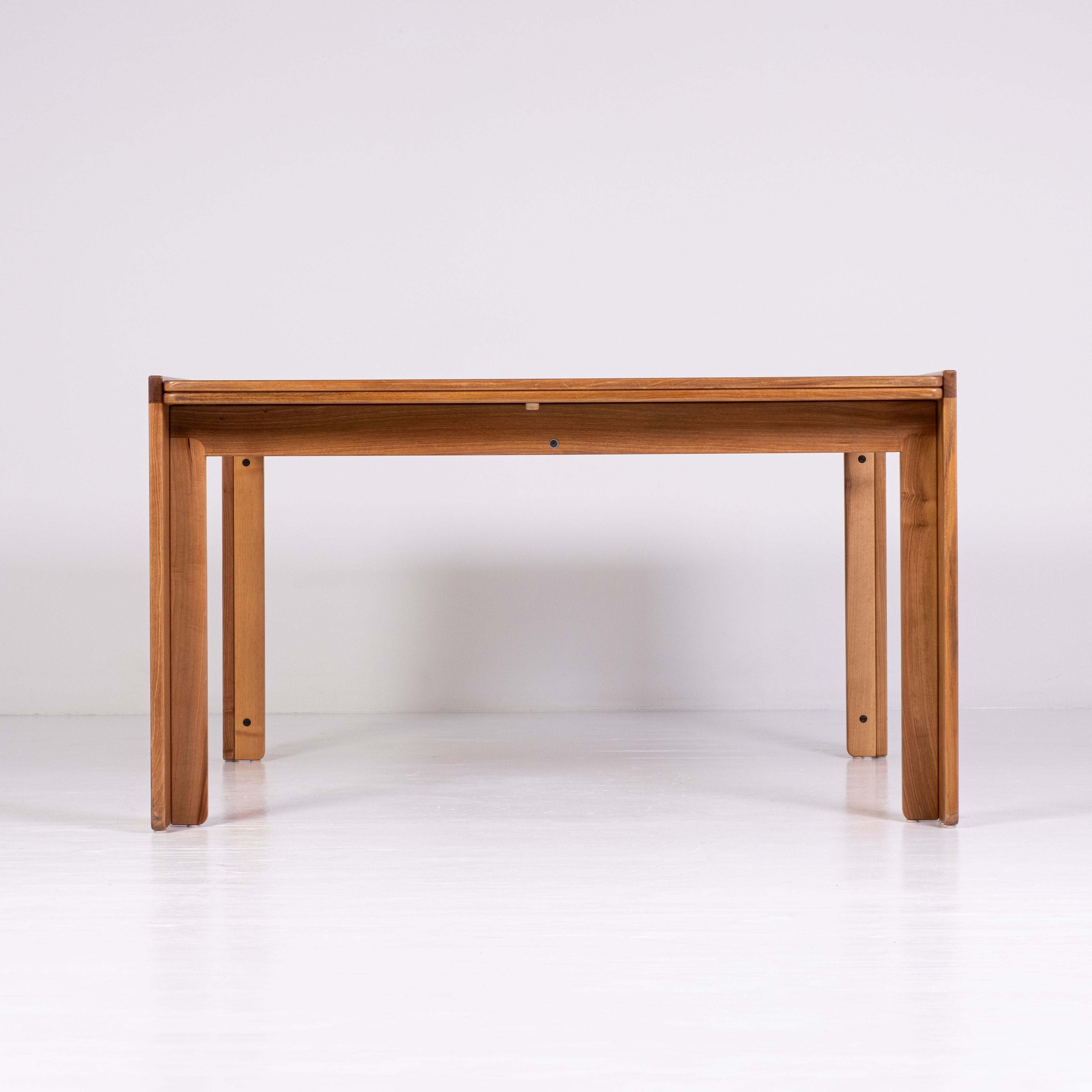 Tavolo 778 di Afra e Tobia Scarpa per Cassina