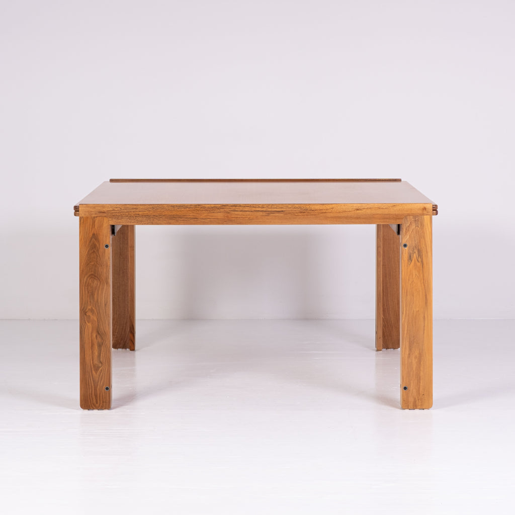 Tavolo 778 di Afra e Tobia Scarpa per Cassina