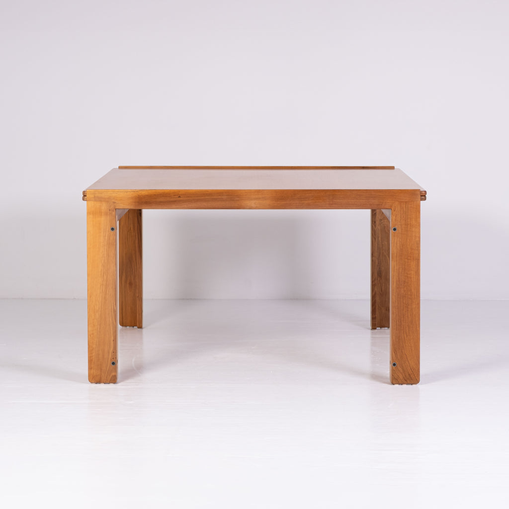 Tavolo 778 di Afra e Tobia Scarpa per Cassina