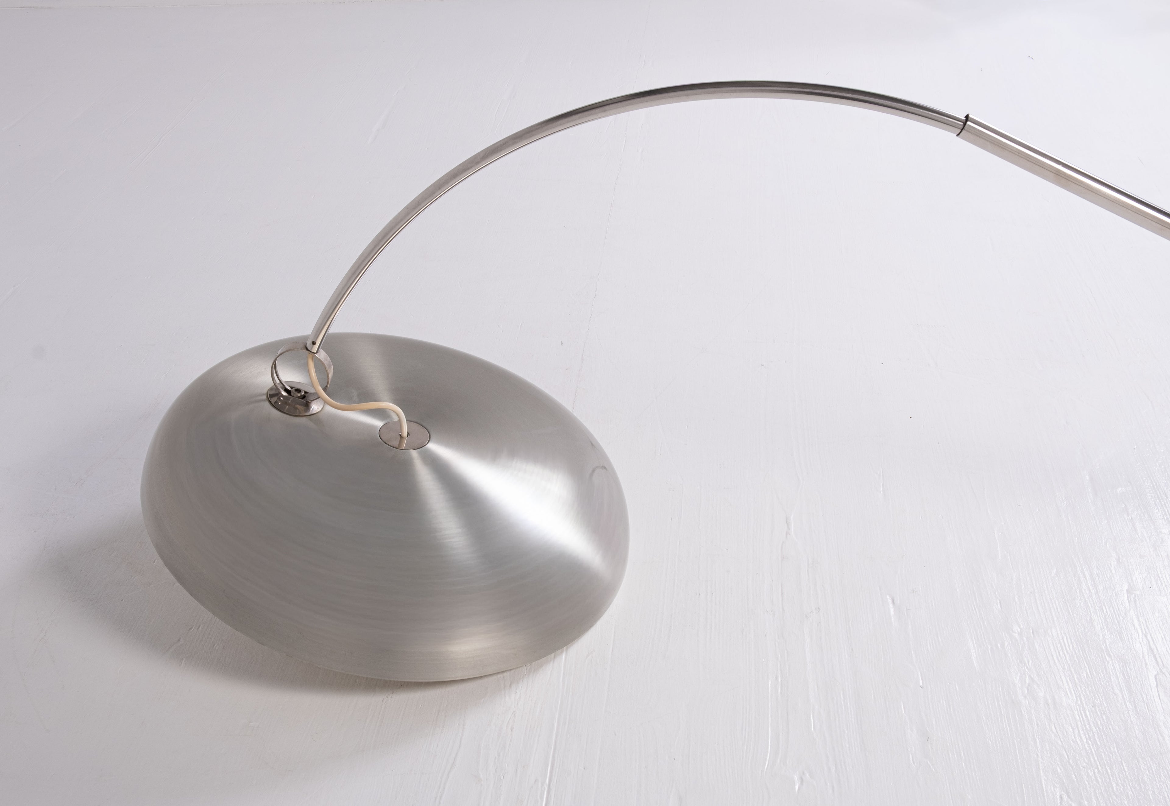 Rare extendable floor lamp by Pirro Cuniberti for Sirrah