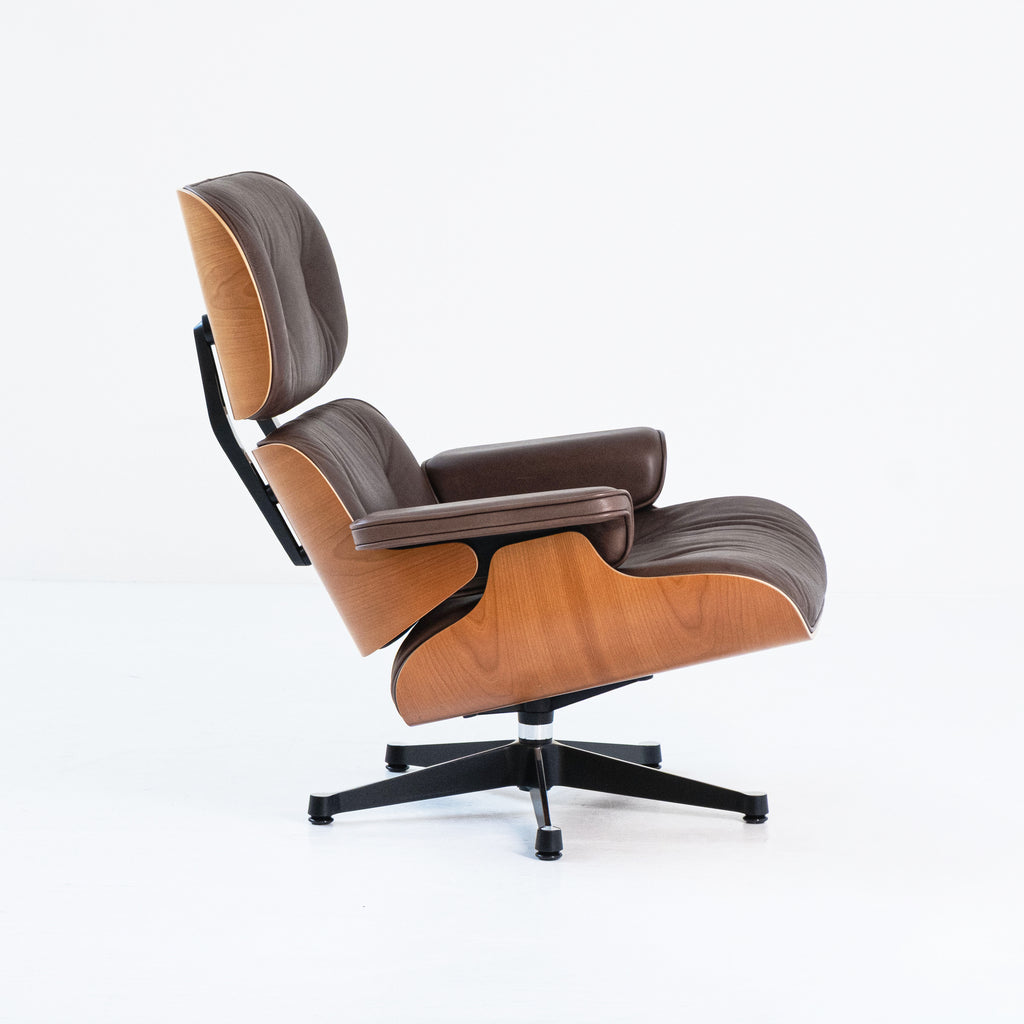 Lounge Chair & Ottoman – Charles & Ray Eames for Vitra