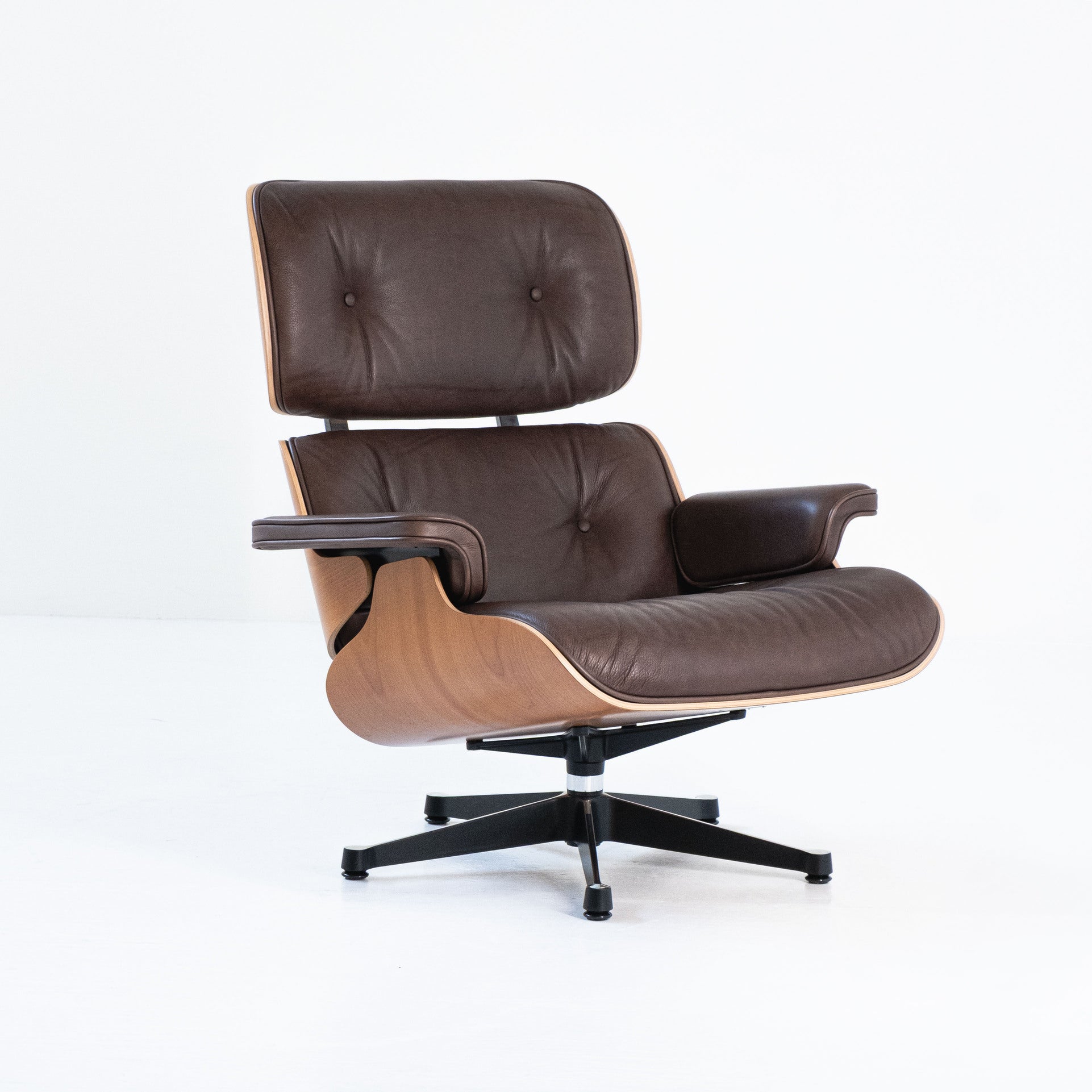 Lounge Chair & Ottoman – Charles & Ray Eames for Vitra