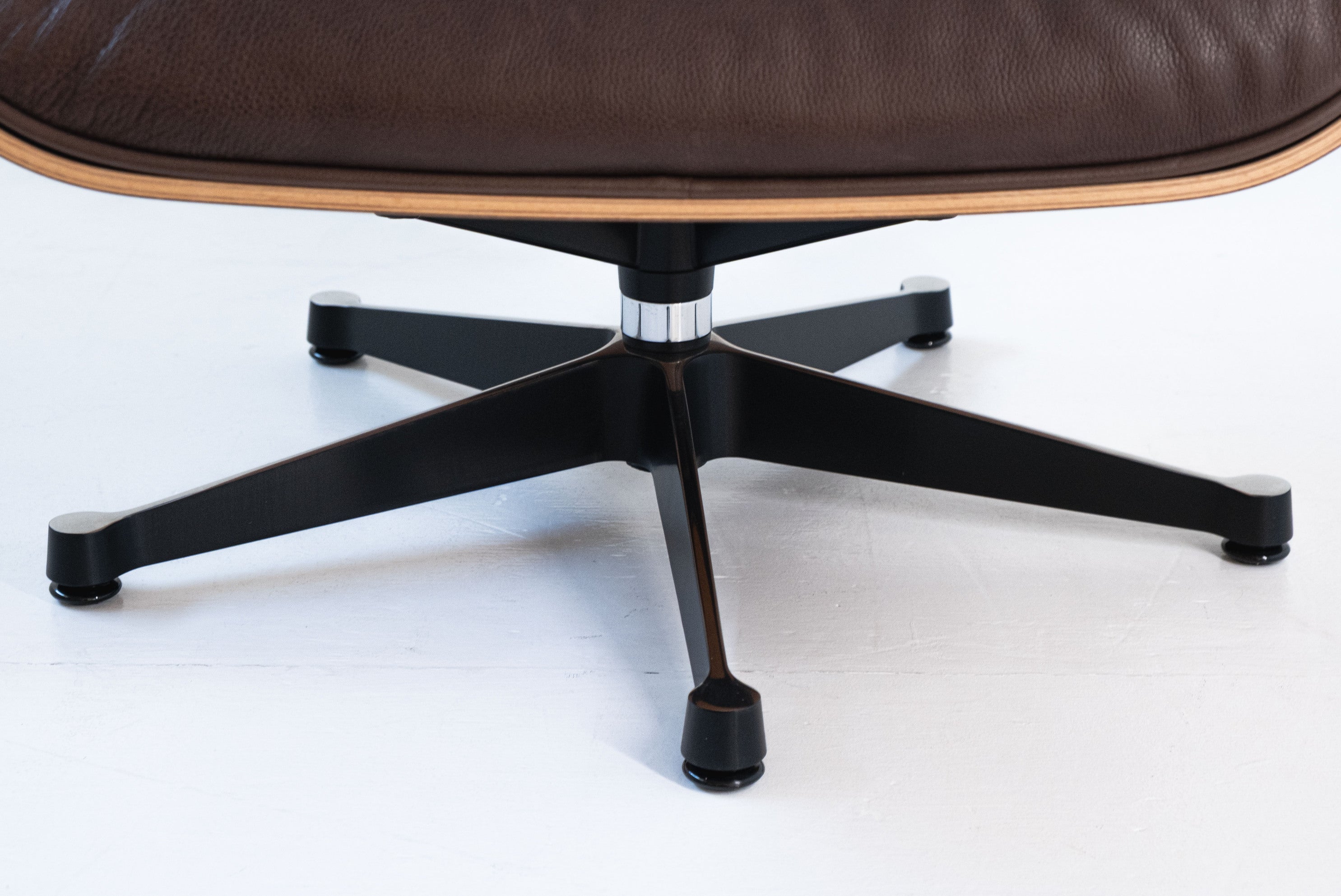 Lounge Chair & Ottoman – Charles & Ray Eames for Vitra