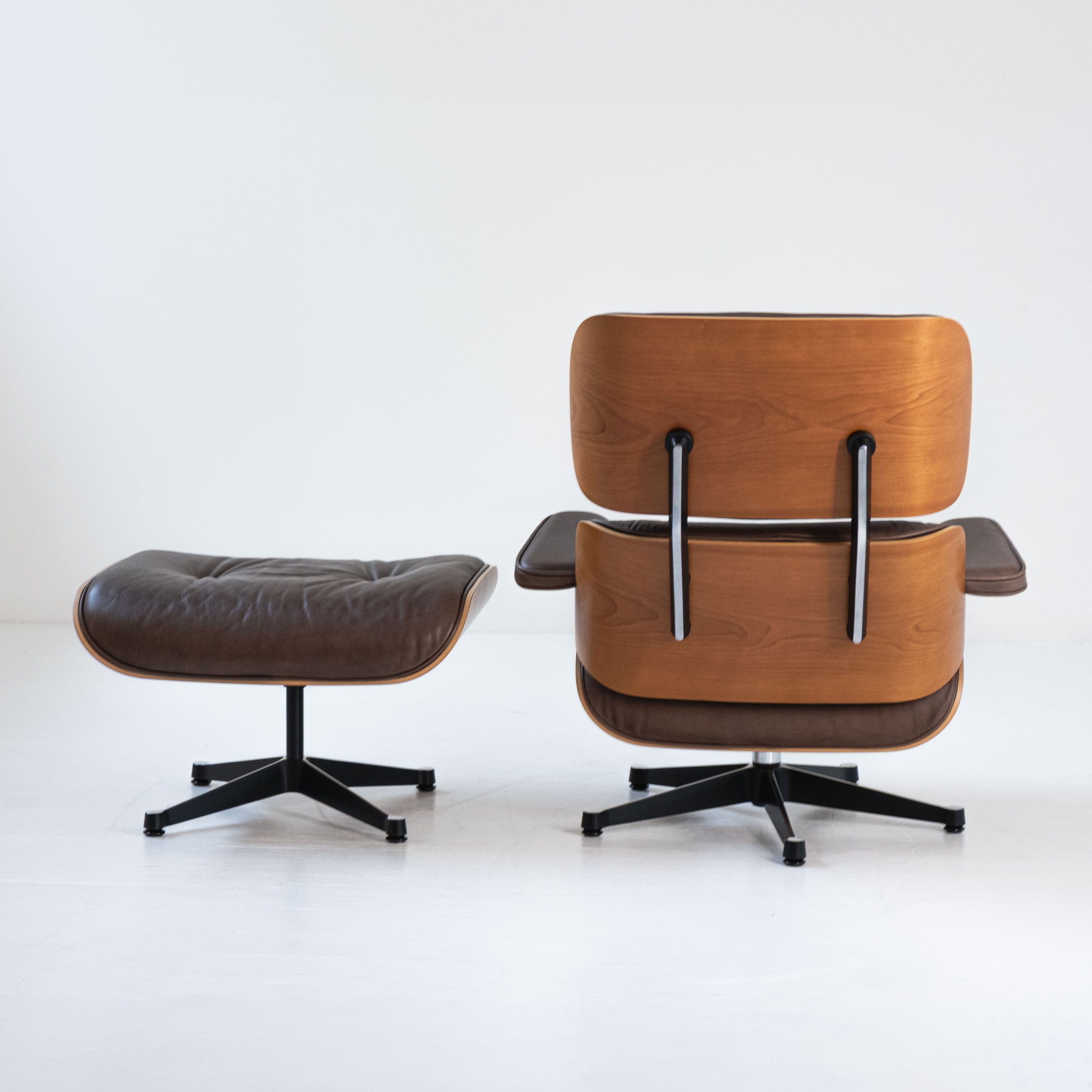 Lounge Chair & Ottoman – Charles & Ray Eames for Vitra