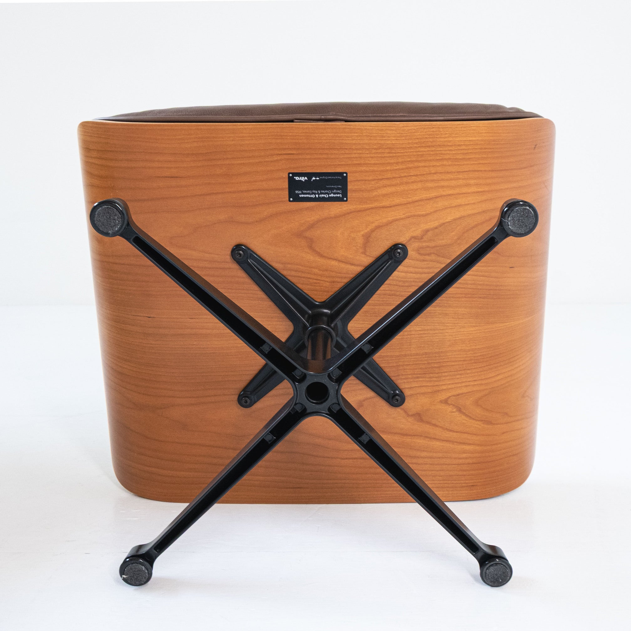 Lounge Chair & Ottoman – Charles & Ray Eames for Vitra