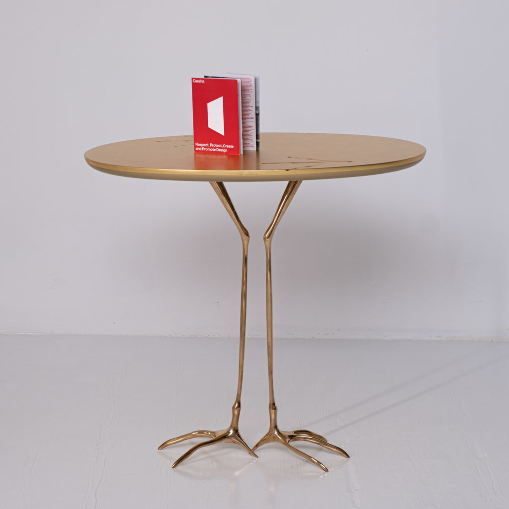 Tavolino Traccia di Meret Oppenheim per Cassina – Icona Surrealista del Design