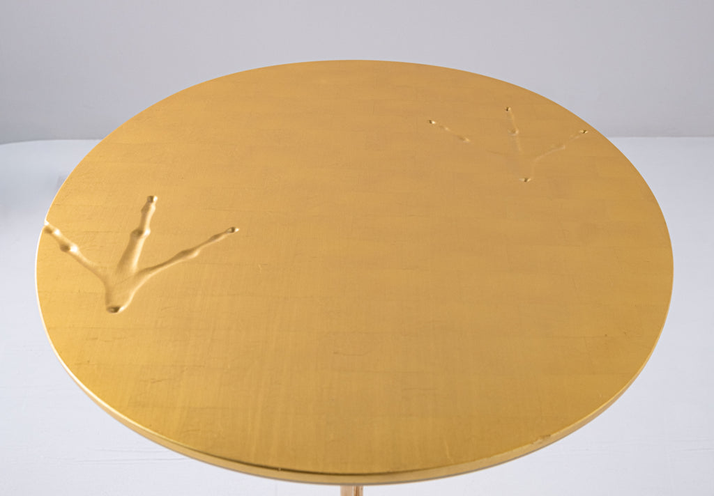 Tavolino Traccia di Meret Oppenheim per Cassina – Icona Surrealista del Design