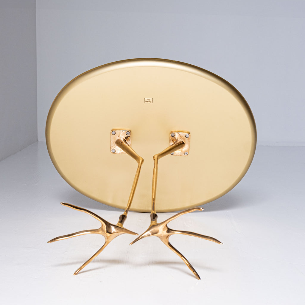 Tavolino Traccia di Meret Oppenheim per Cassina – Icona Surrealista del Design