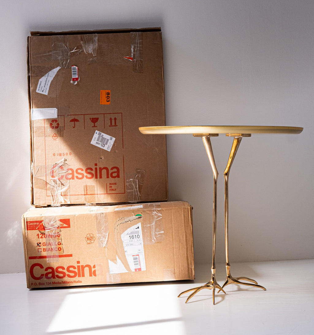 Tavolino Traccia di Meret Oppenheim per Cassina – Icona Surrealista del Design