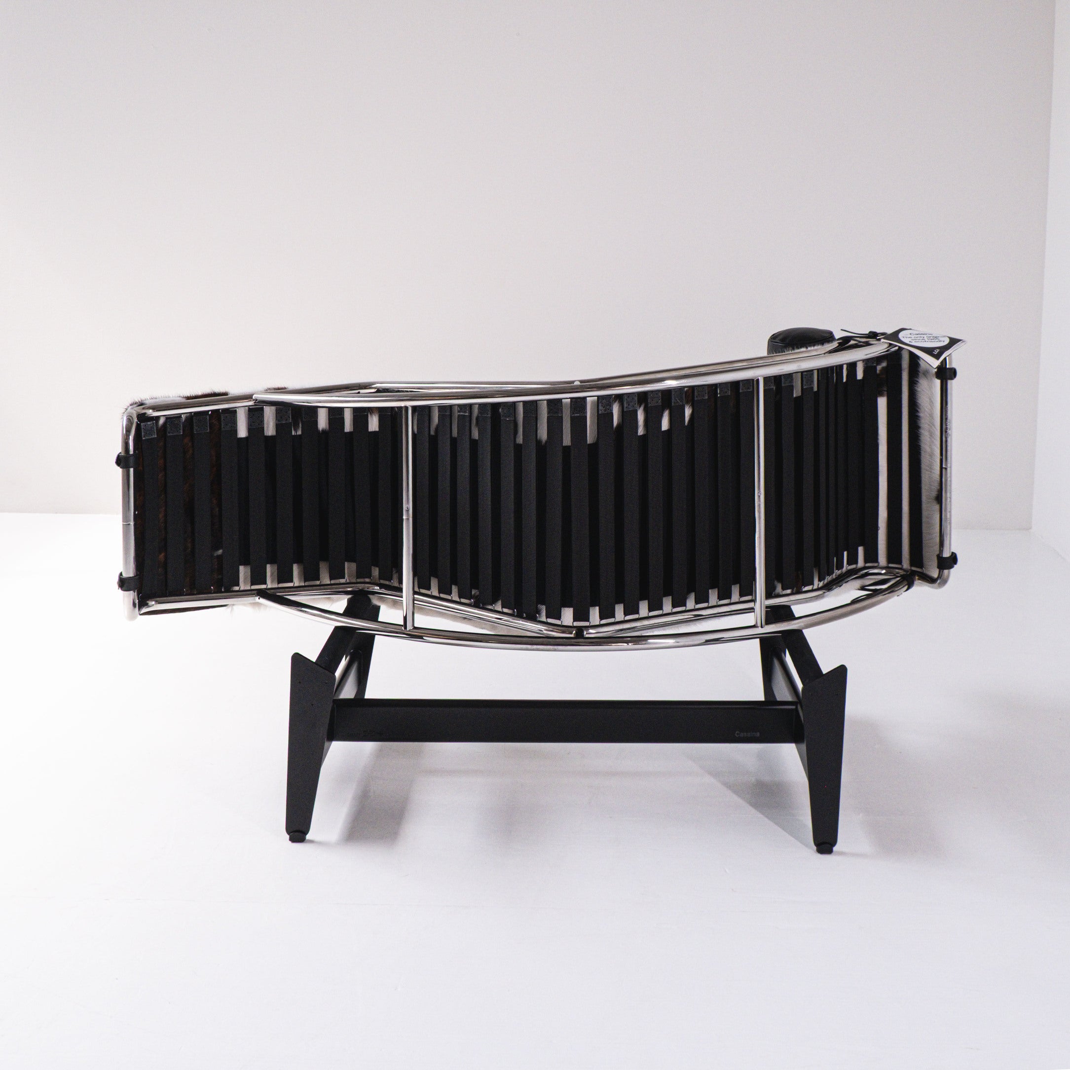 Chaise Longue LC4 di Le Corbusier, Pierre Jeanneret e Charlotte Perriand per Alivar