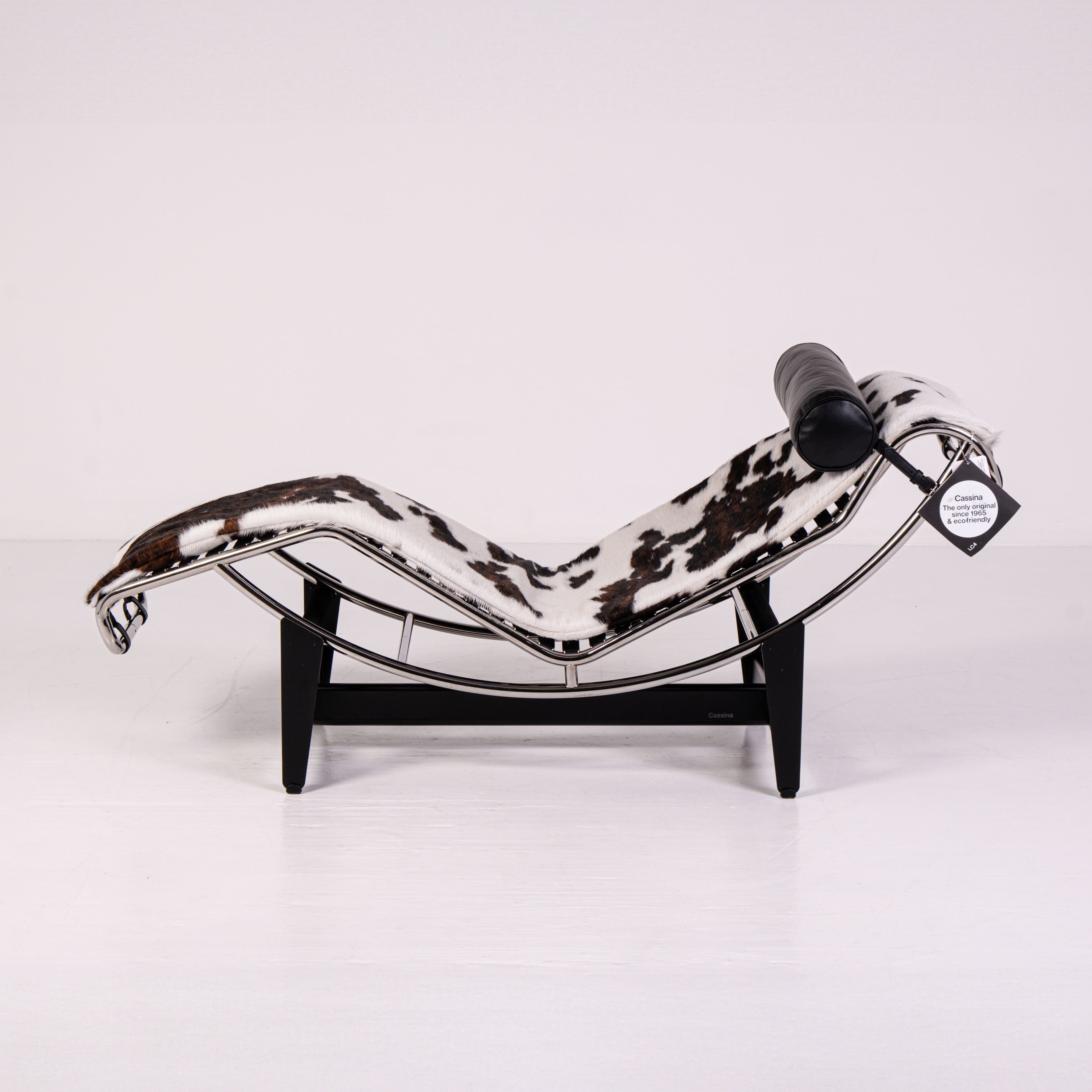 Chaise Longue LC4 di Le Corbusier, Pierre Jeanneret e Charlotte Perriand per Alivar