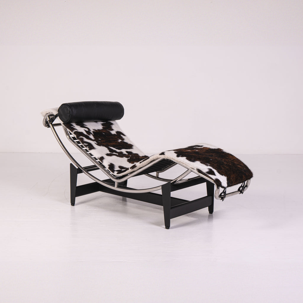 Chaise Longue LC4 di Le Corbusier, Pierre Jeanneret e Charlotte Perriand per Alivar