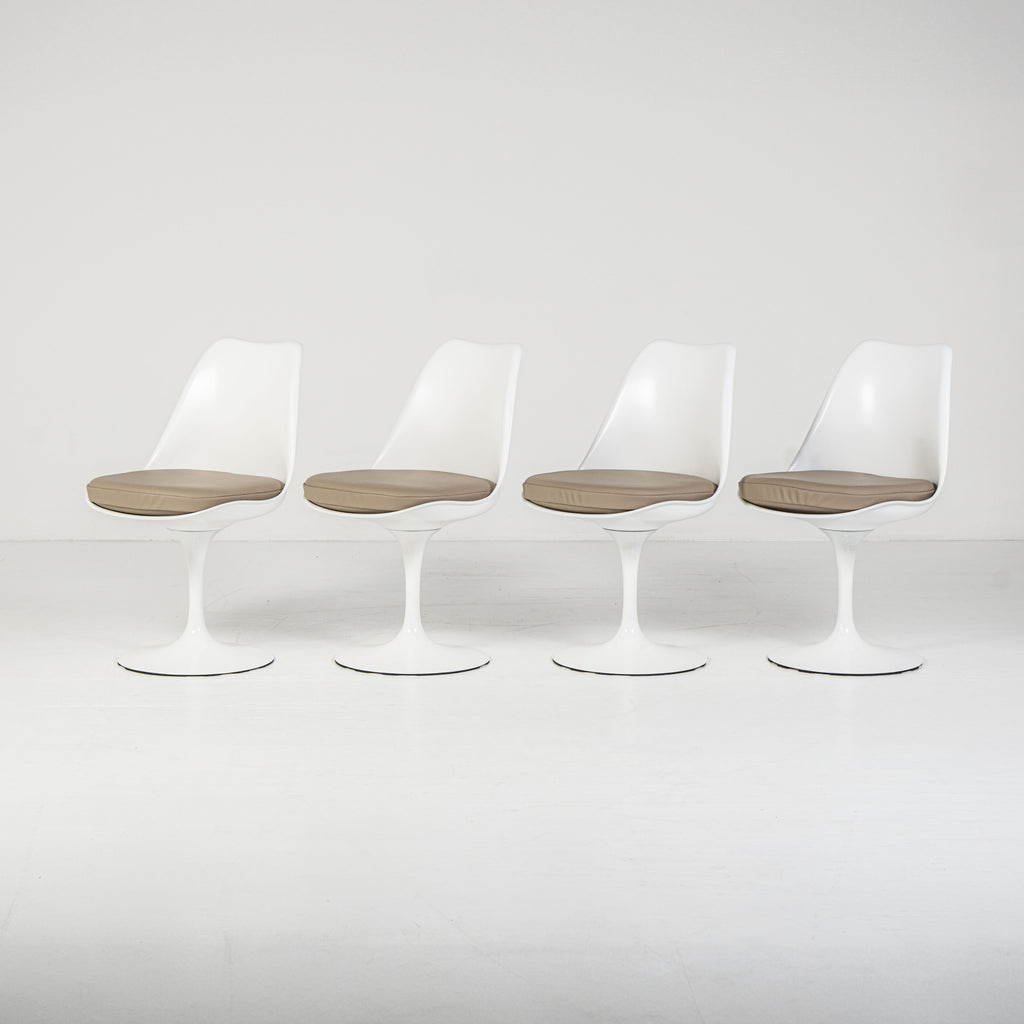 Knoll - Eero Saarinen - Chaise (4) - Chaise Tulipe - Aluminium, Tissu