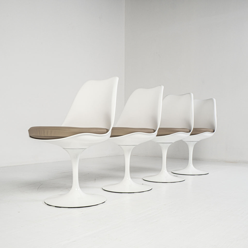 Knoll - Eero Saarinen - Chaise (4) - Chaise Tulipe - Aluminium, Tissu