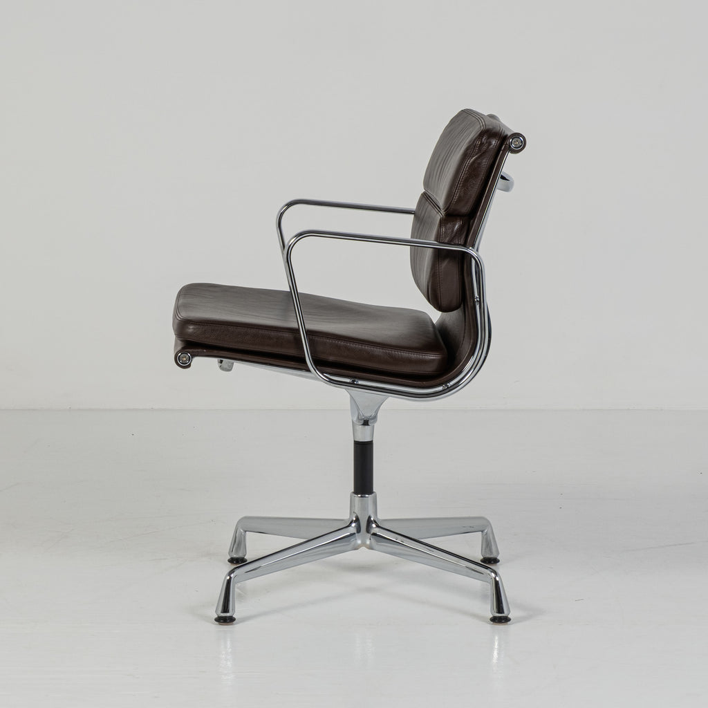 Sedia da ufficio Soft Pad EA 217 di Charles e Ray Eames per ICF (Copia)