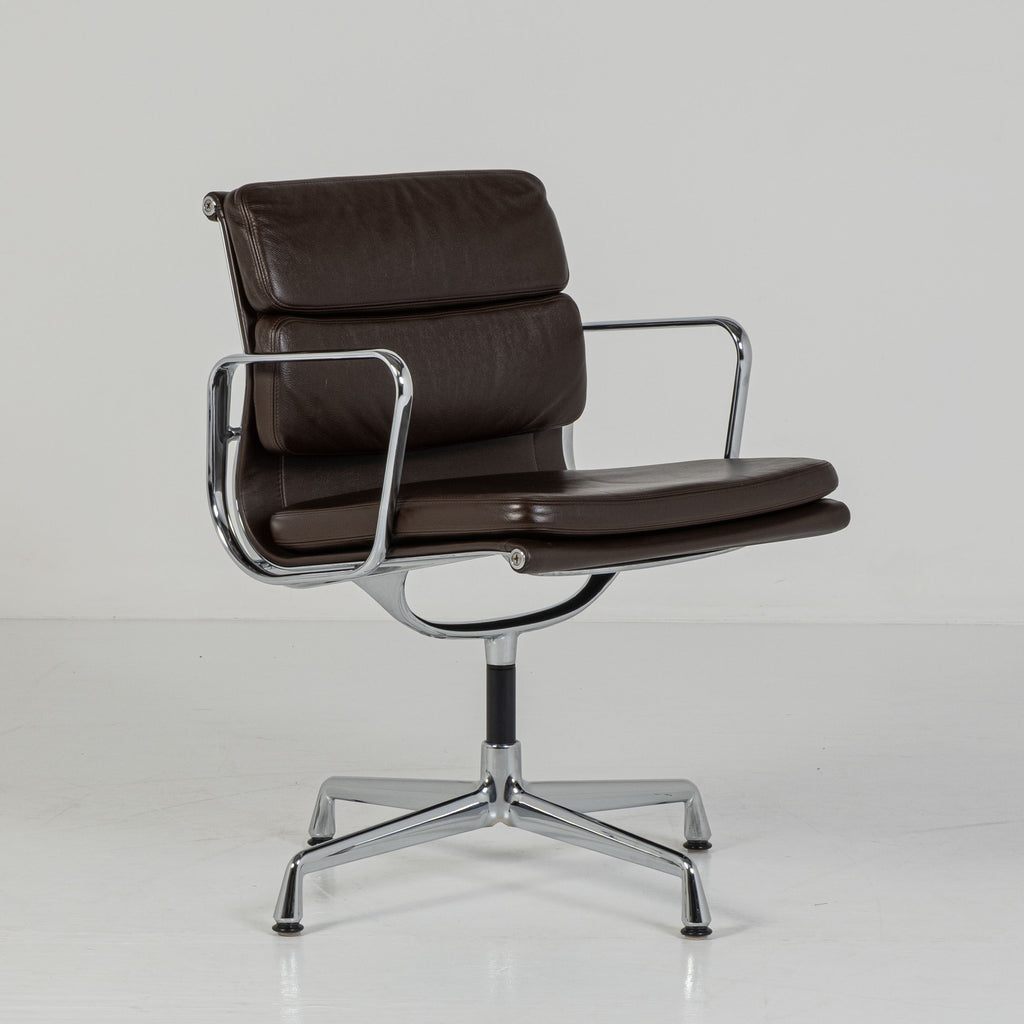Sedia da ufficio Soft Pad EA 217 di Charles e Ray Eames per ICF (Copia)