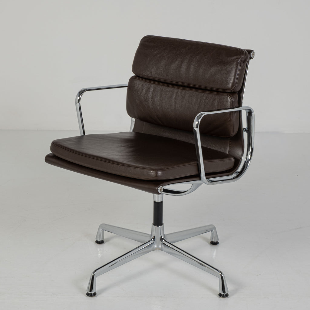 Sedia da ufficio Soft Pad EA 217 di Charles e Ray Eames per ICF (Copia)